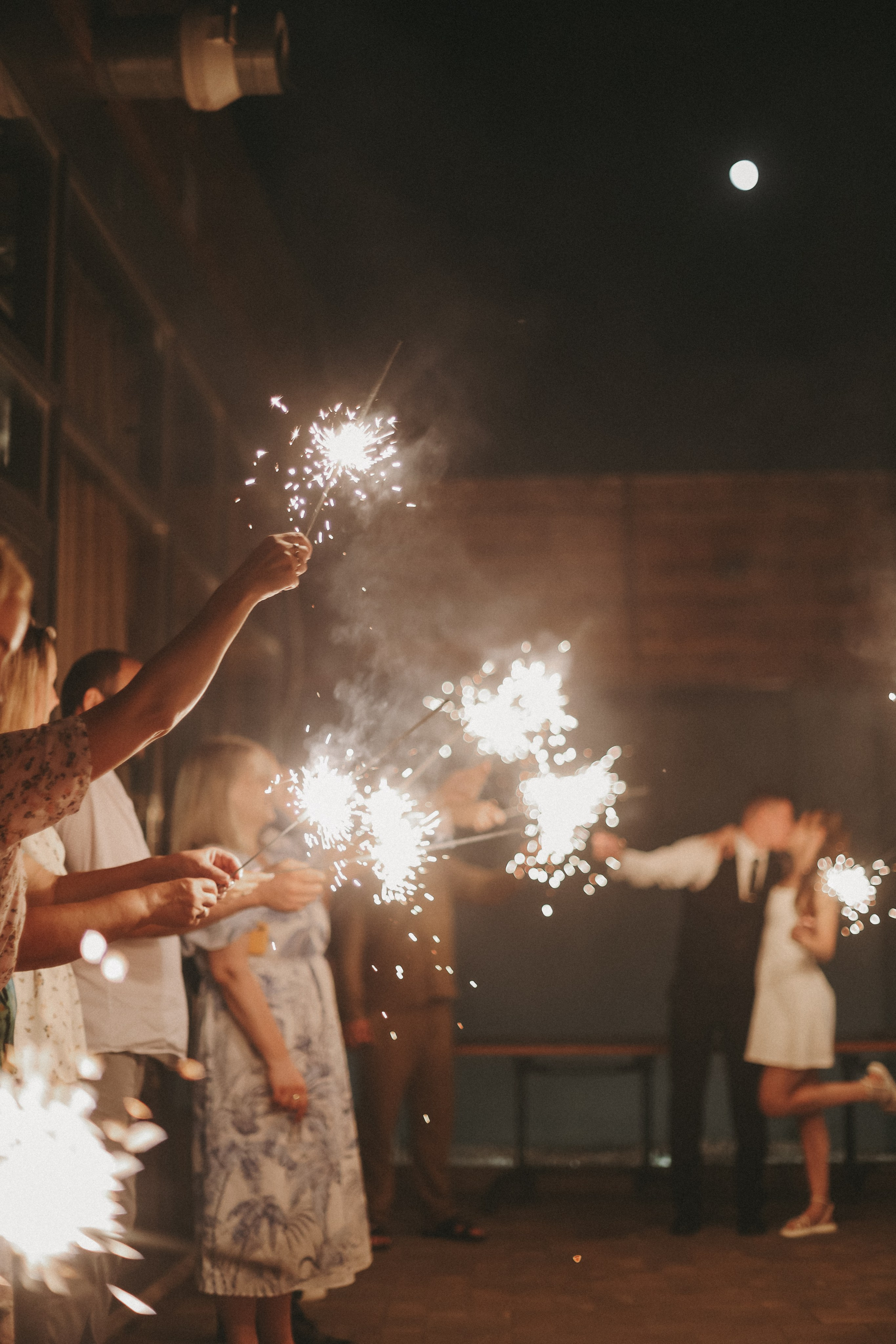 «А покажите съемку банкета)». Главная