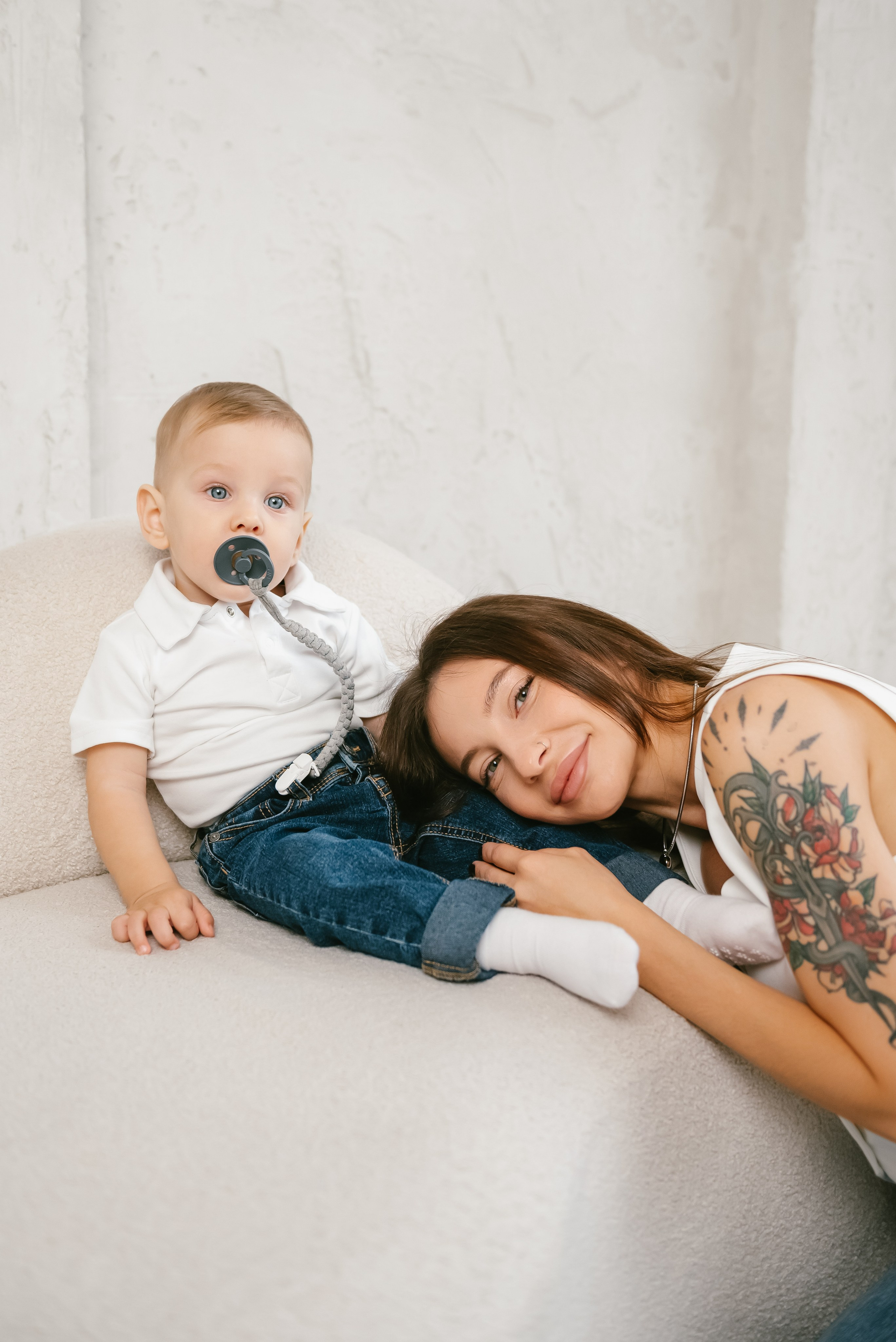 Семейная фотосессия в студии WOOD Кемерово