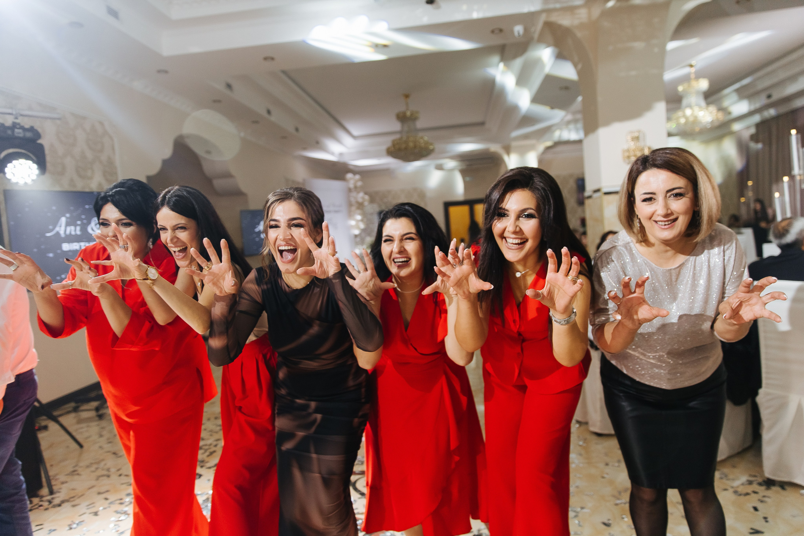 Ани и Назели. 35&5 День рождения, «Янтарь». Фотограф в Красноярске Надежда Воскресенская