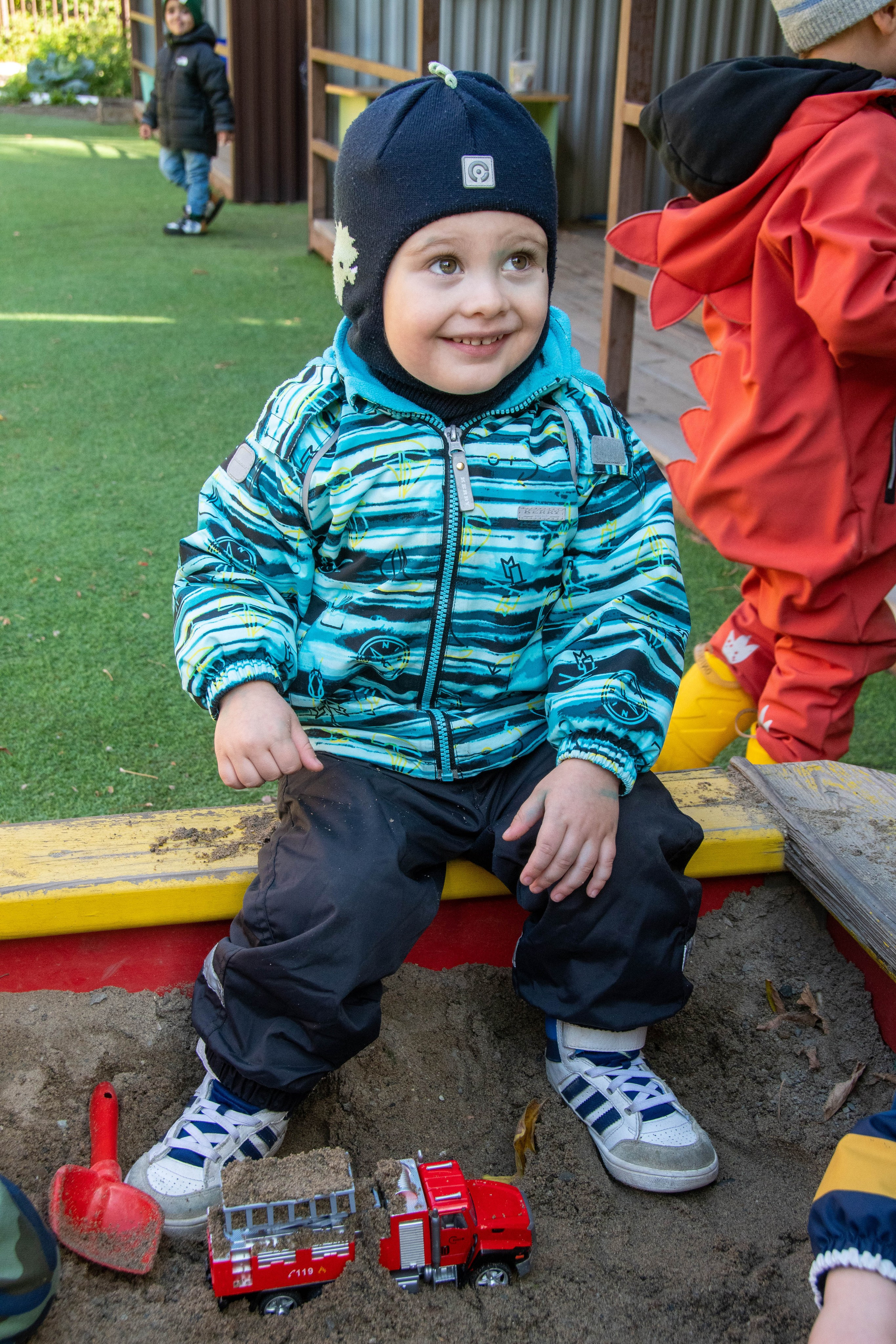 2023 г. День дошкольного работника и прогулка. Репортажный и детский фотограф в Новосибирске