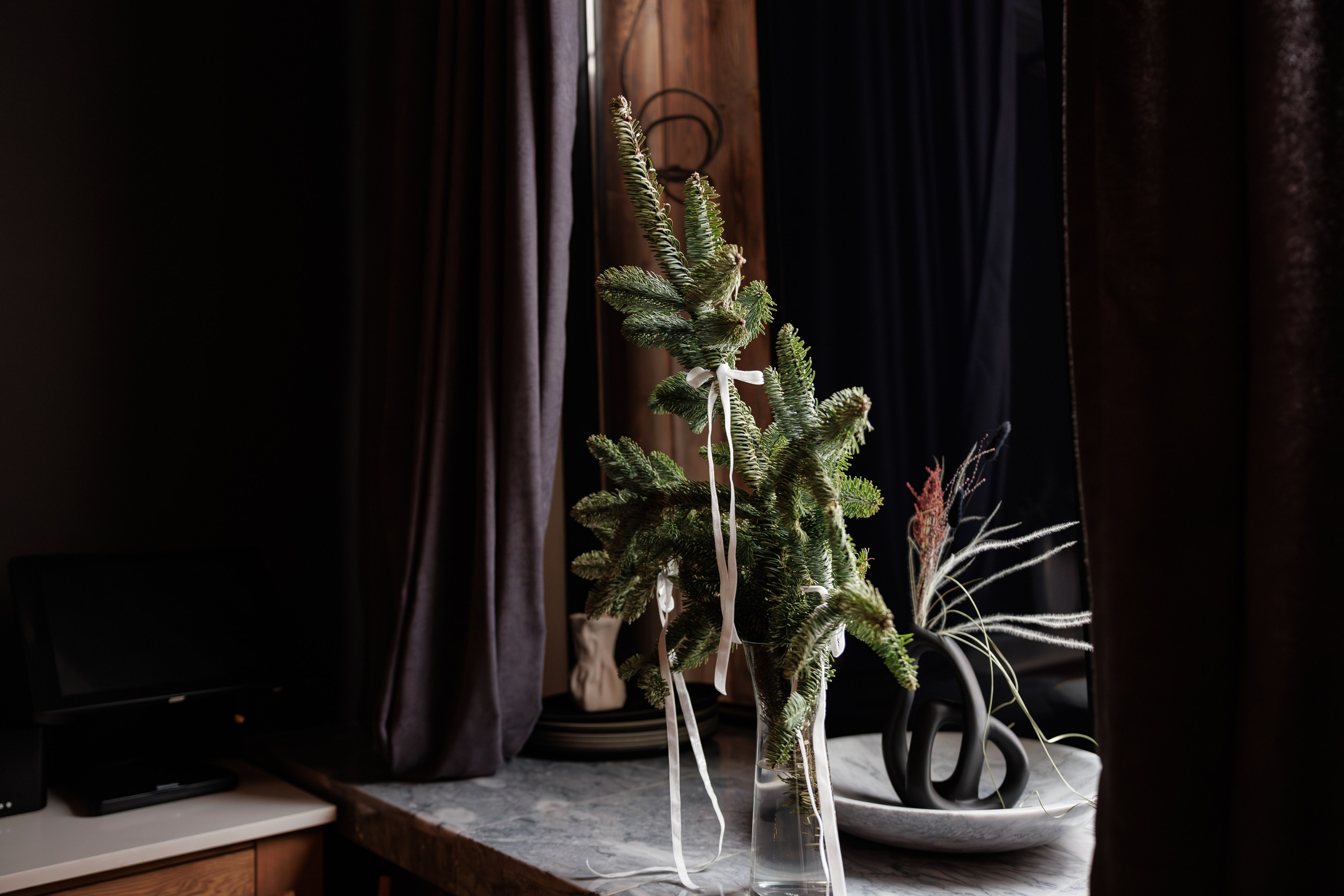 Фотограф для интерьерной съемки ресторана. Контент для бизнеса в Екатеринбурге Полдень Медиа