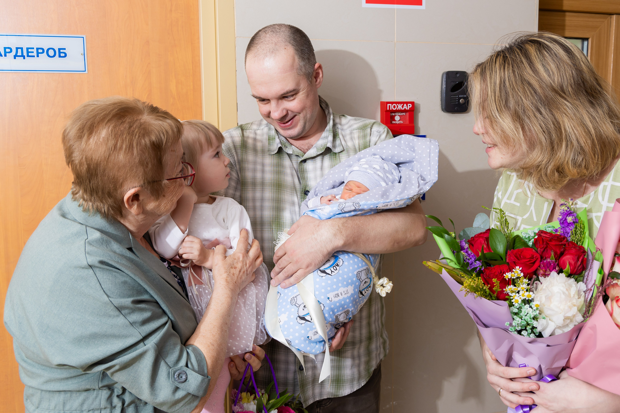 Выписка из роддома. Photomantis