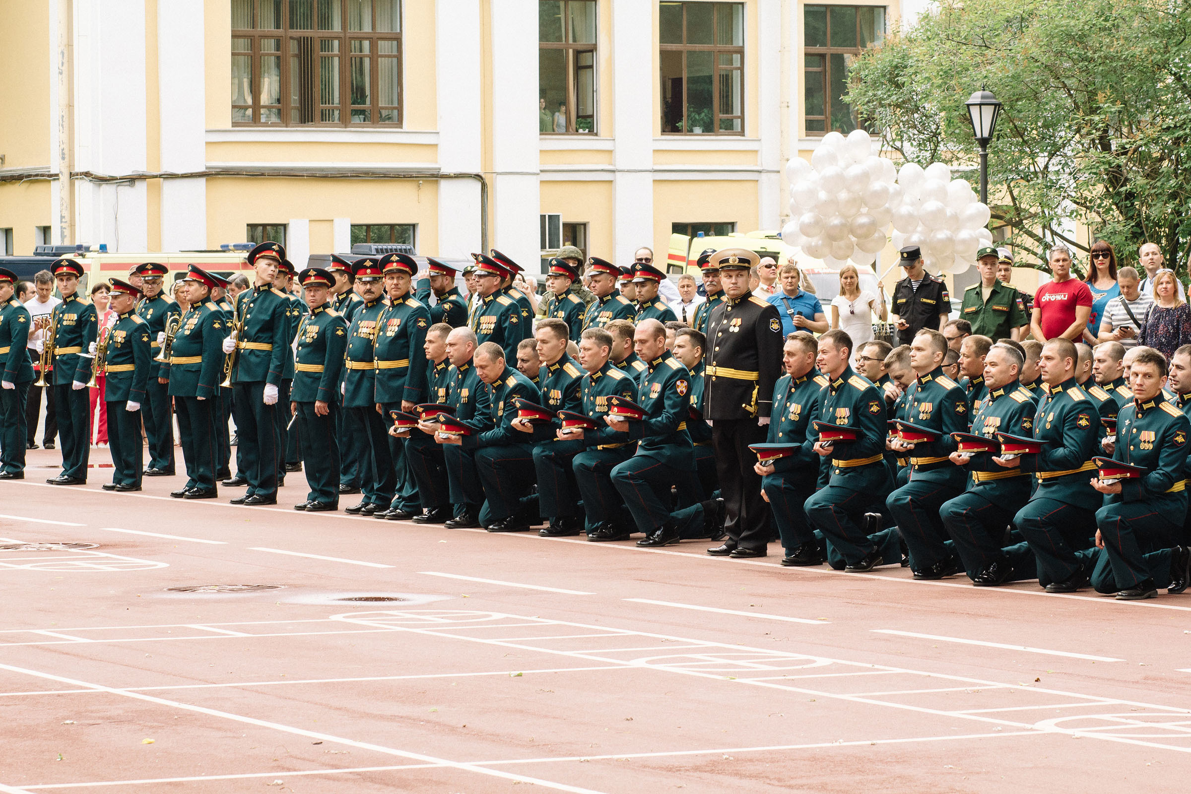 Вручение дипломов ВМедА. Семейный и свадебный фотограф в Майкопе Михаил Мартиросян