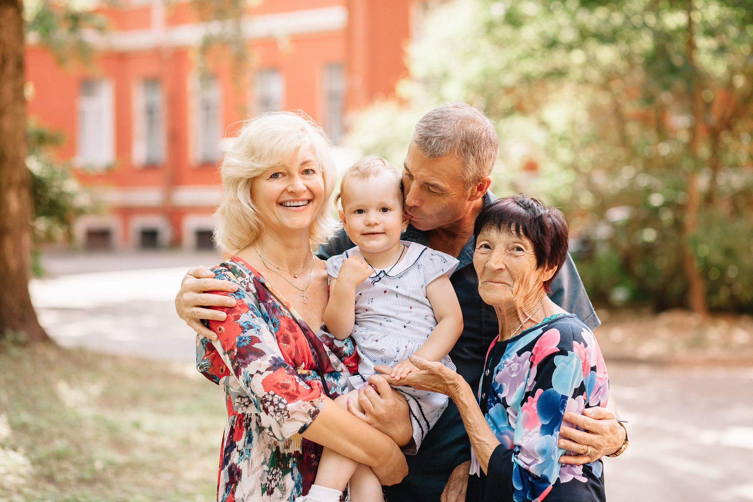 Вручение дипломов ВМедА. Семейный и свадебный фотограф в Майкопе Михаил Мартиросян