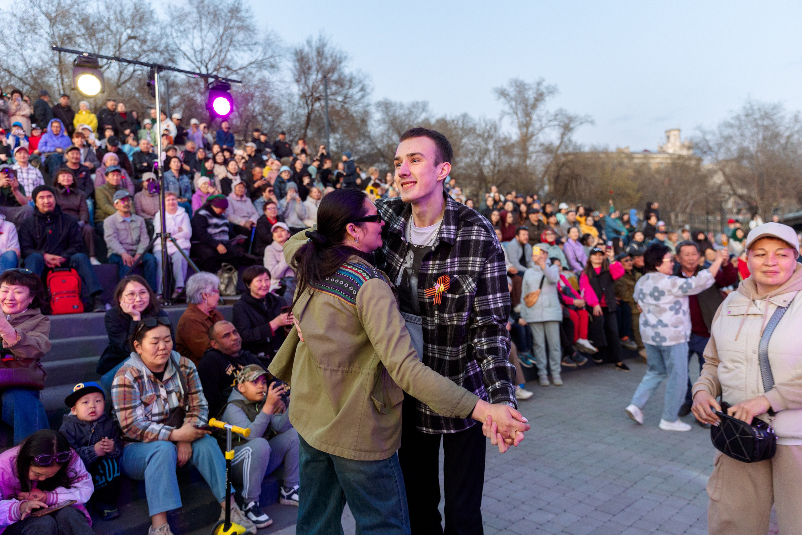 Концерт приуроченный к празднованию 80 лет победл. Свадебный и семейный фотограф в Улан-Удэ