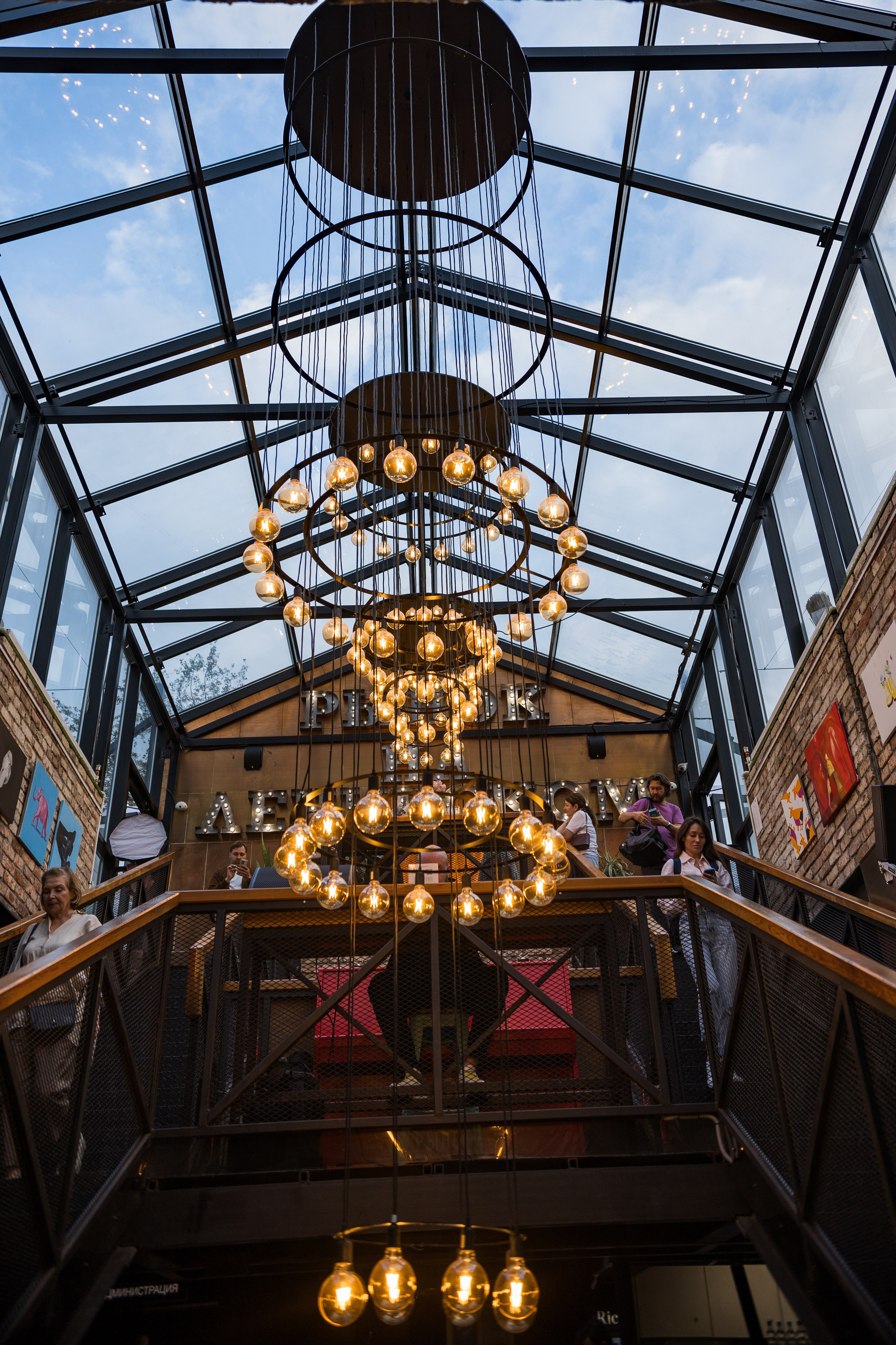 Пространство на ленинском рынке