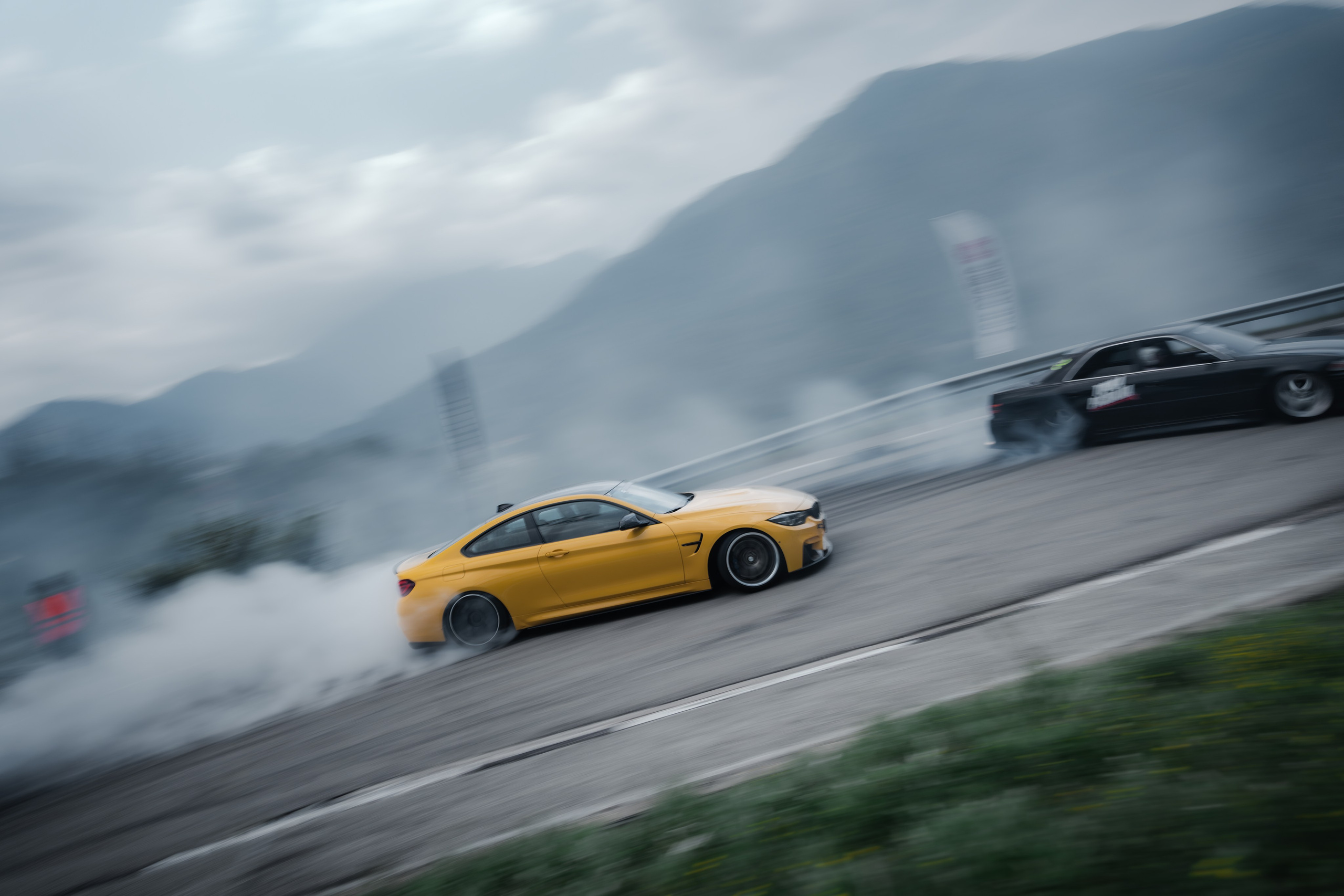 //GROUNDED2025. Автомобильный фотограф