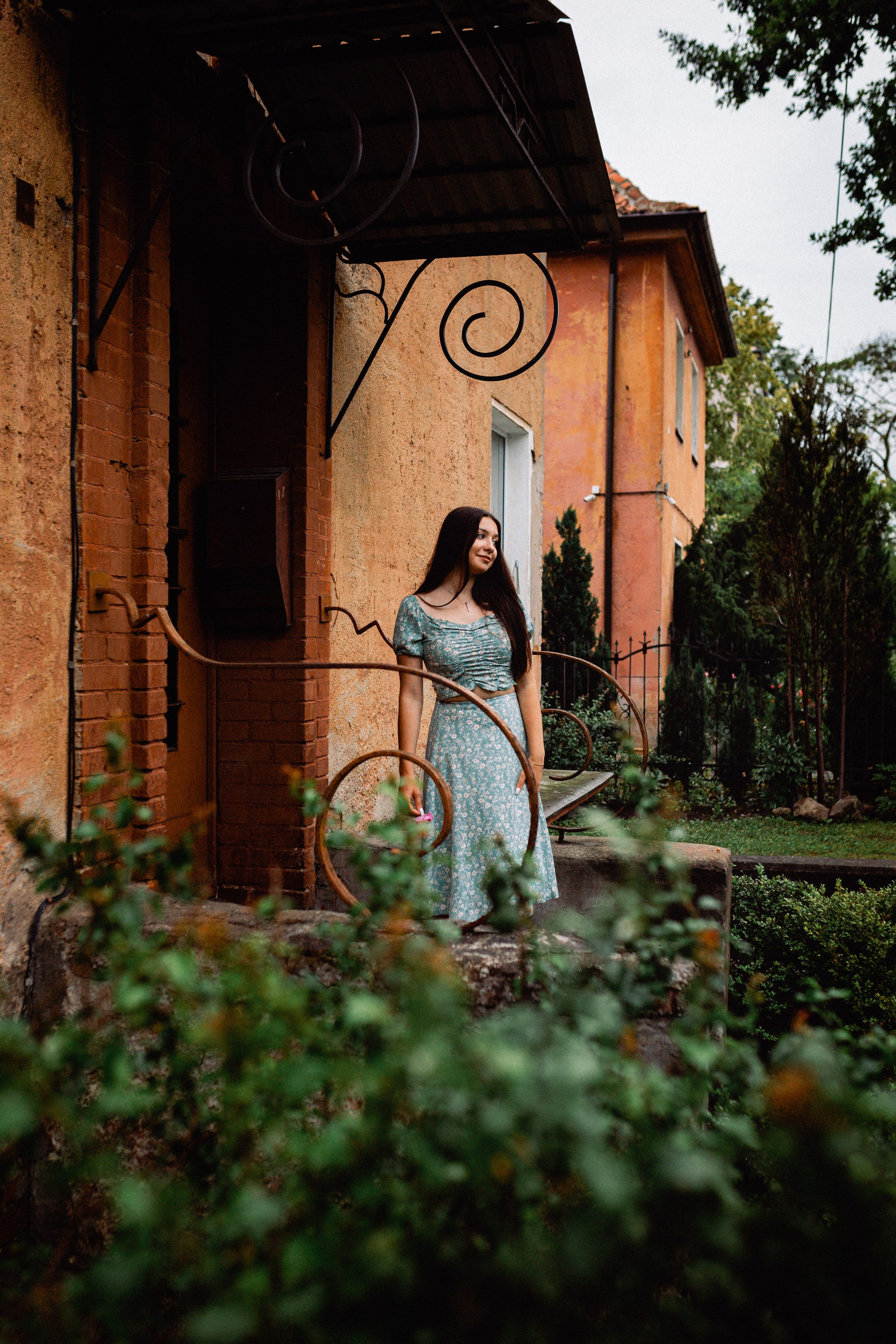 Соня в районе Амалиенау. Фотограф Куянова Алина, семейные и свадебные фотосессии в Калининграде