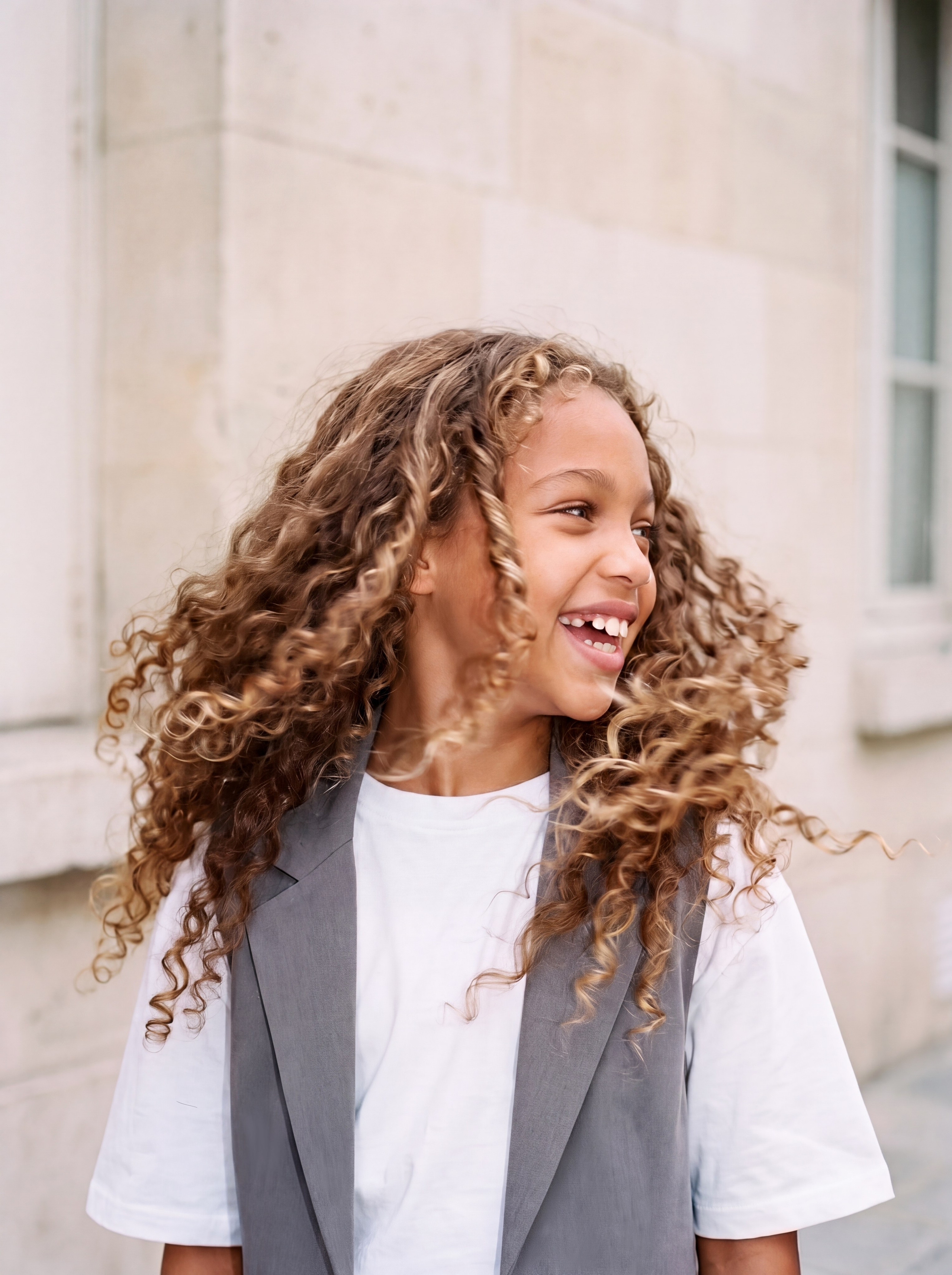 AI campaign for kids wear brand «Mimi Book». Глухова Елизавета — 3Д визуализатор & дизайнер интерьеров