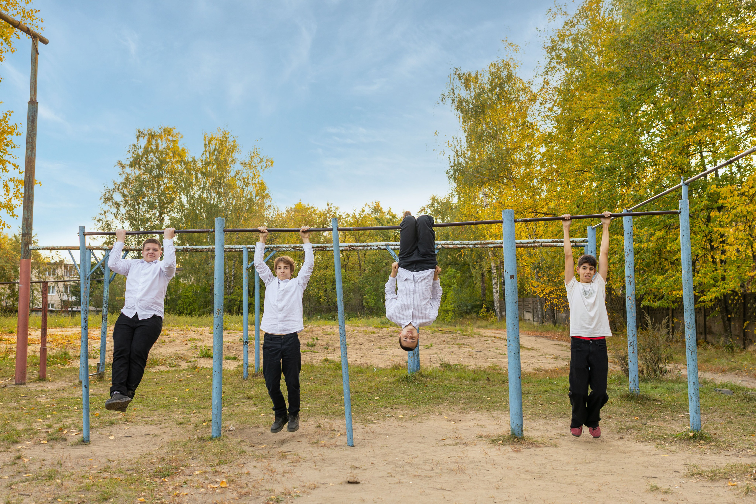 Осенняя фотосессия у школы с учителем. Семейный и детский фотограф Анна Петракова
