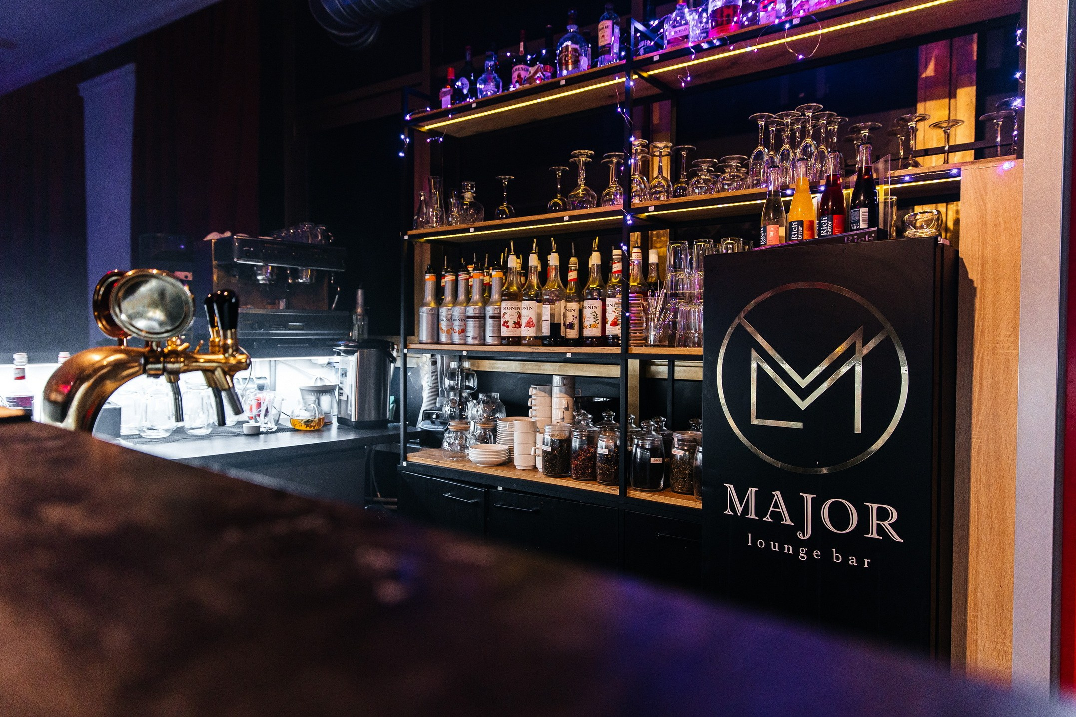 День Влюблённых в лаунж-баре Major 2024. Свадебный, семейный и детский фотограф в Калининграде Елена Кравцова