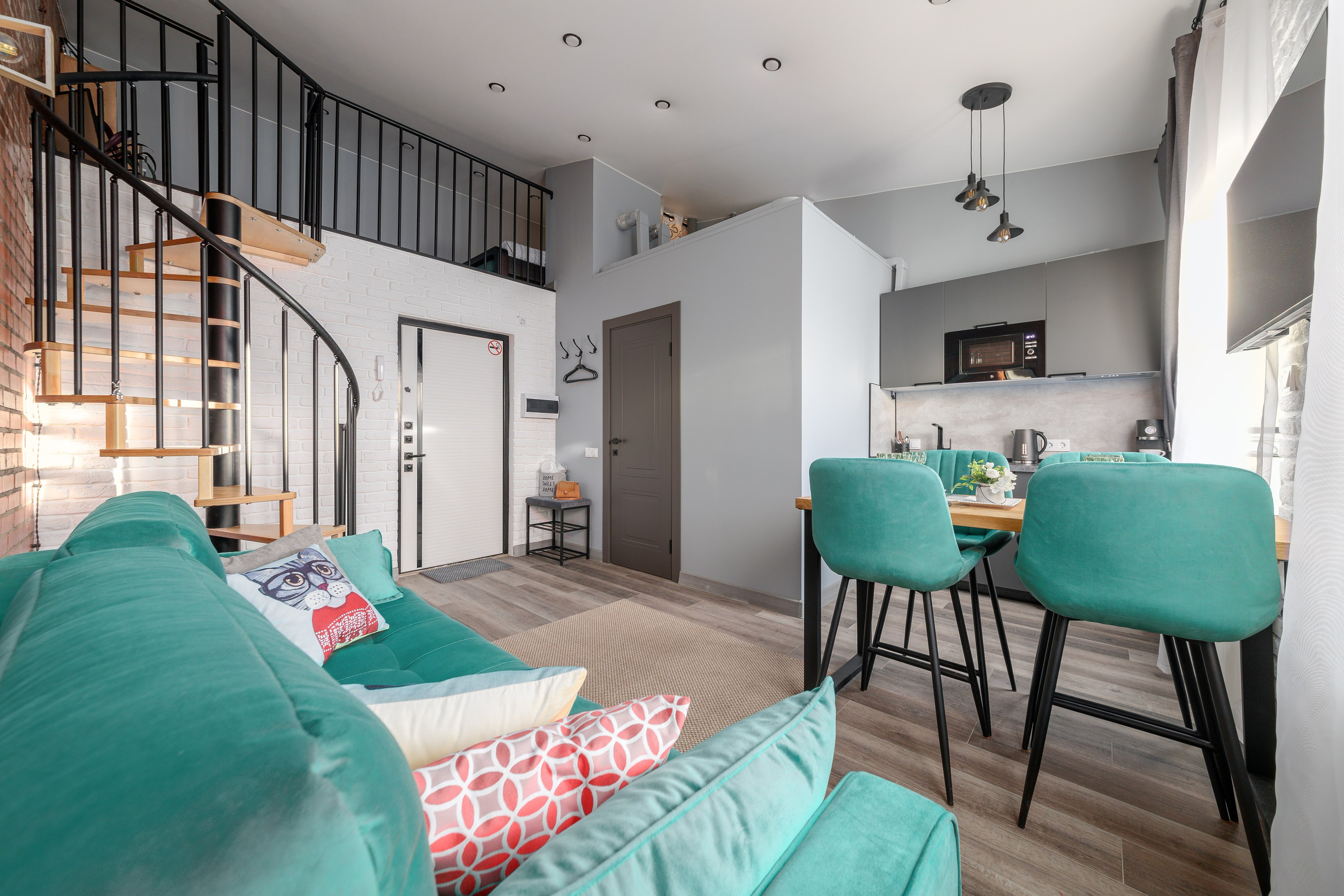 Студия, Полтавская ул