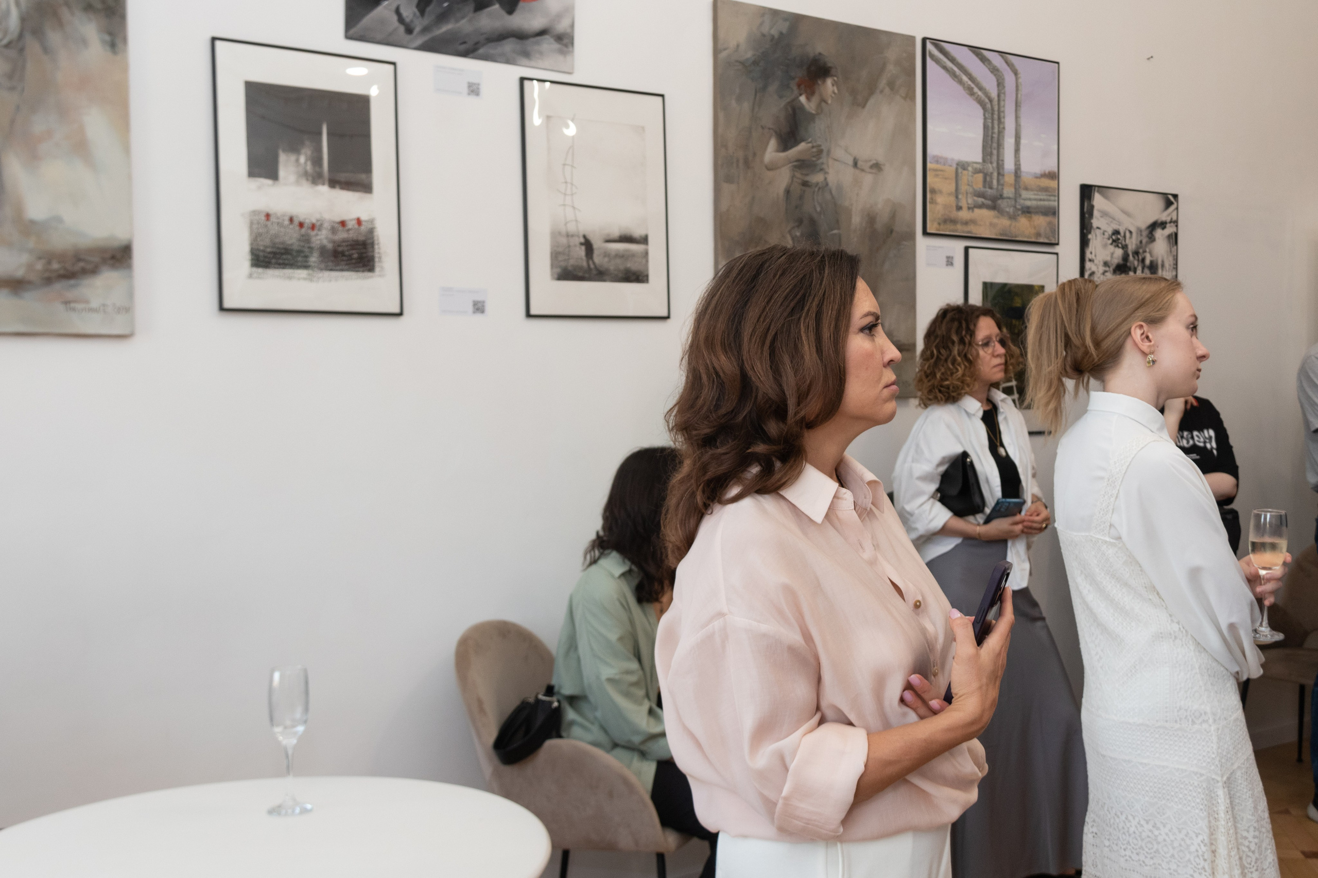 Exhibition openings, Art Gaden gallery. Janie valde |photographer & visual artist