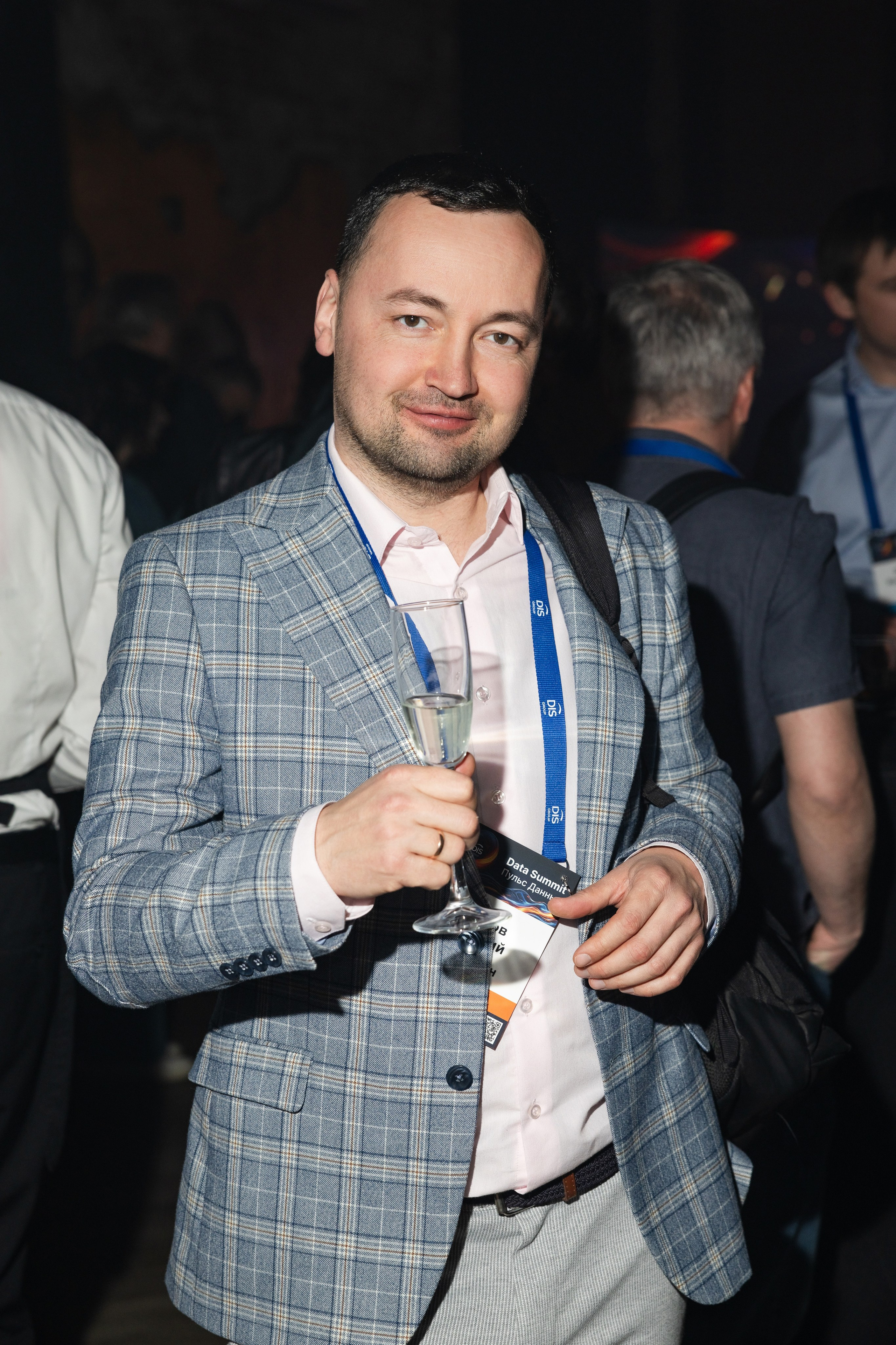 Data Summit 2025. Свадебный репортажный фотограф в Москве