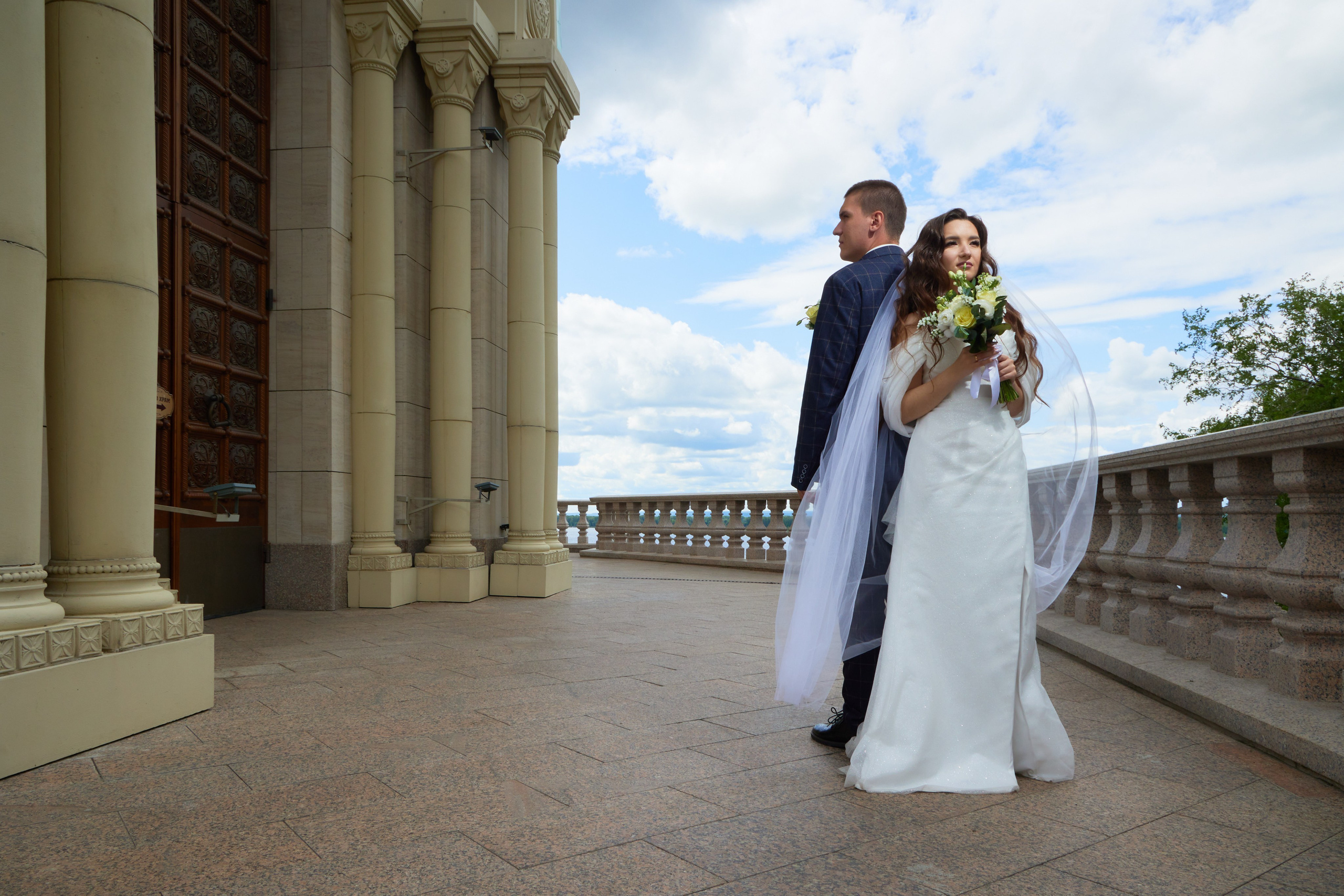 Свадебная фотосессия в студии «ЧеБэ» Самара. Свадебный видеограф и свадебный фотограф в Самаре Олег Слеб