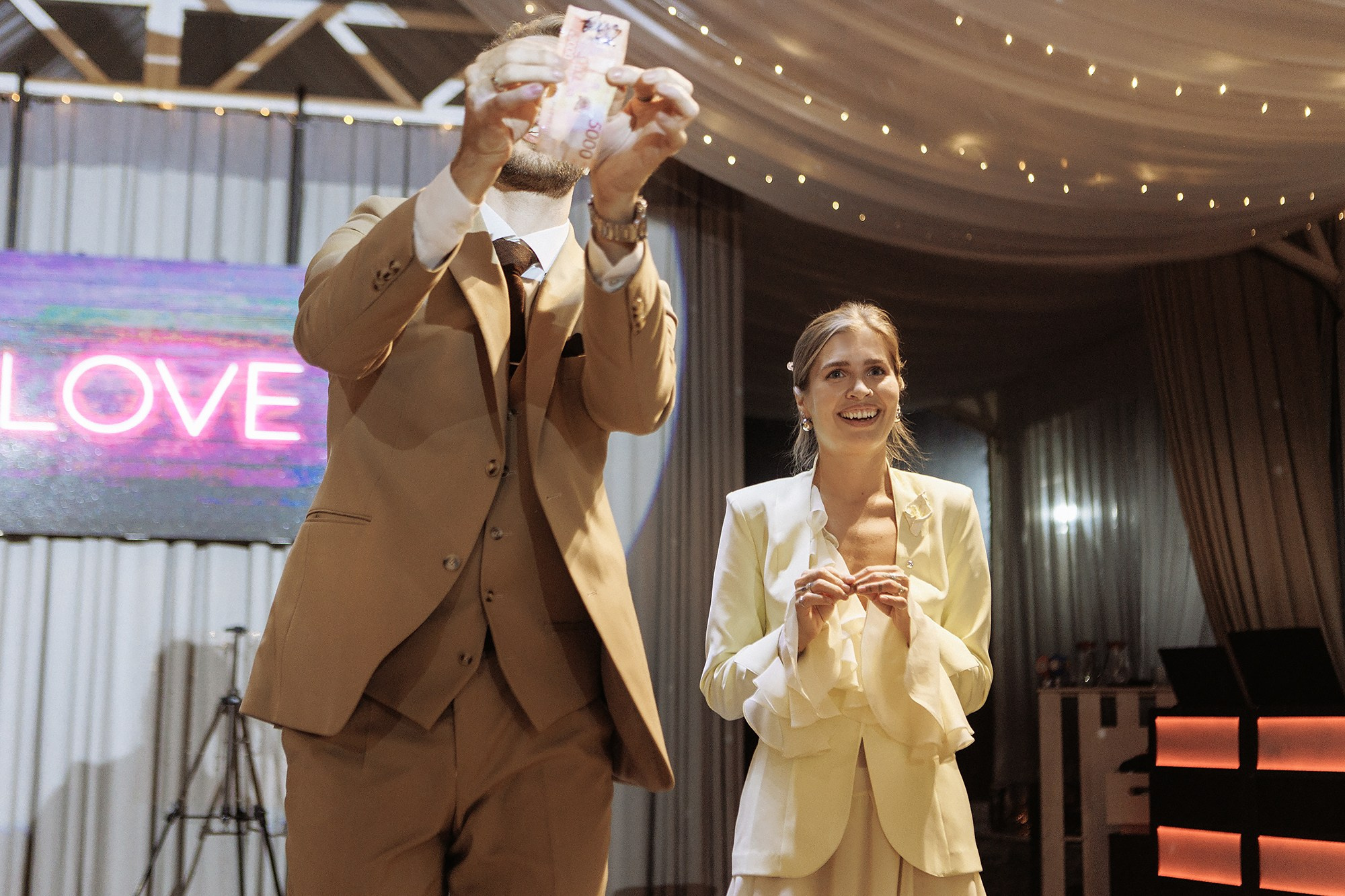 Саша и Вика 5.09.25. Свадебный фотограф Владивосток Алина Гевондова