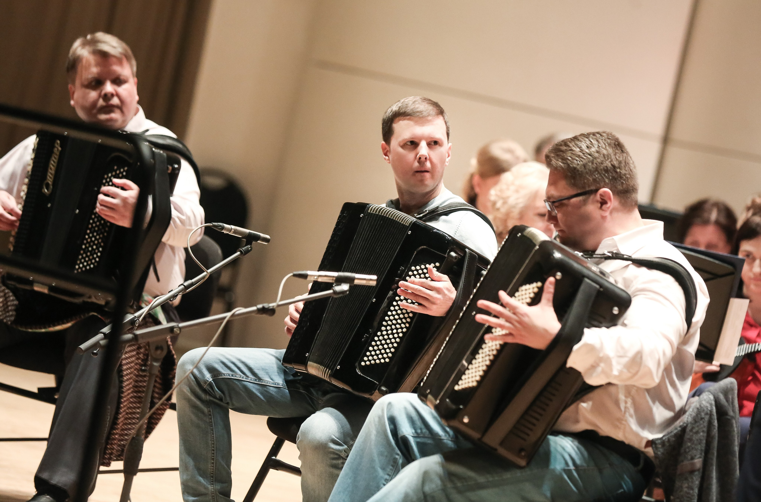 Концерт «Один виток вокруг планеты» ко Дню космонавтики. Дарья Письменюк / Darya Leitstern — фотограф, музыкант, журналист, путешественник