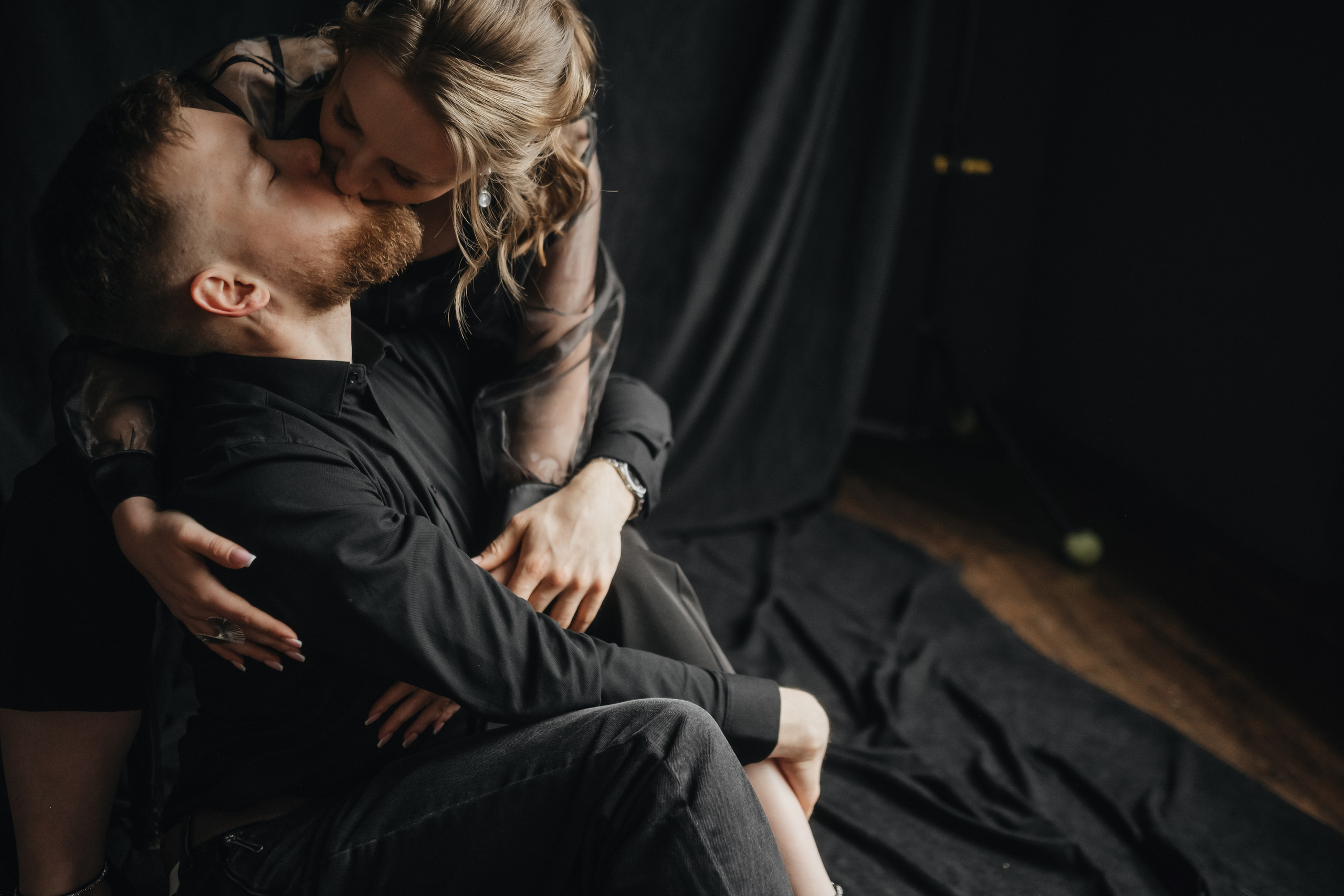 Love Story фотосессия в студии. Свадебный и семейный фотограф и видеограф, Крым, Москва, Санкт -Петербург