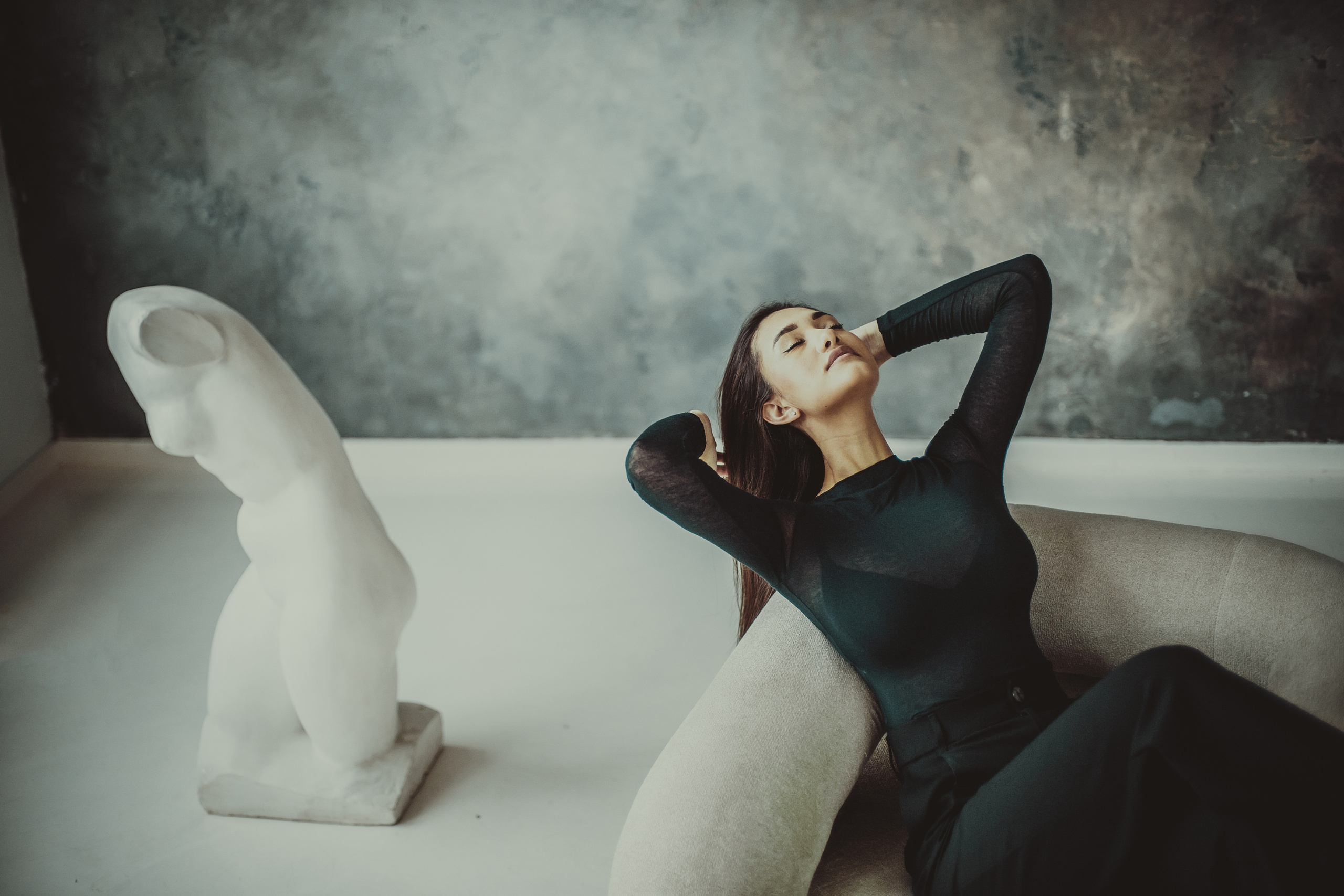 Минималистичный женский фотосет в студии Studio 212. Детский, свадебный и семейный фотограф Юлия Курбатова, Санкт-Петербург