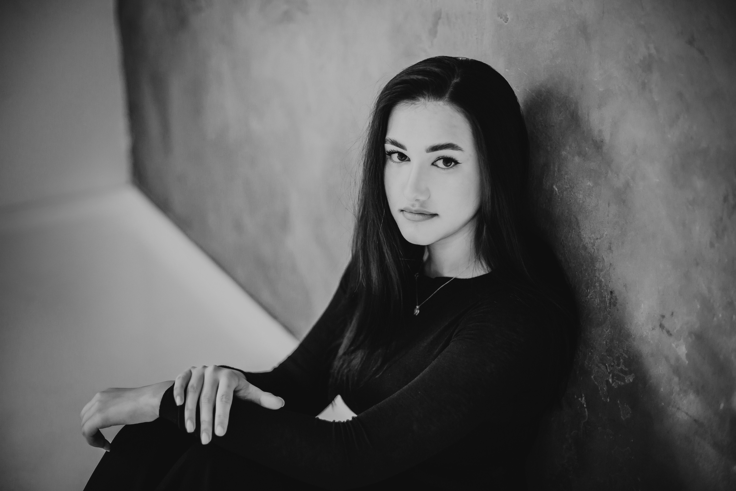 Минималистичный женский фотосет в студии Studio 212. Детский, свадебный и семейный фотограф Юлия Курбатова, Санкт-Петербург