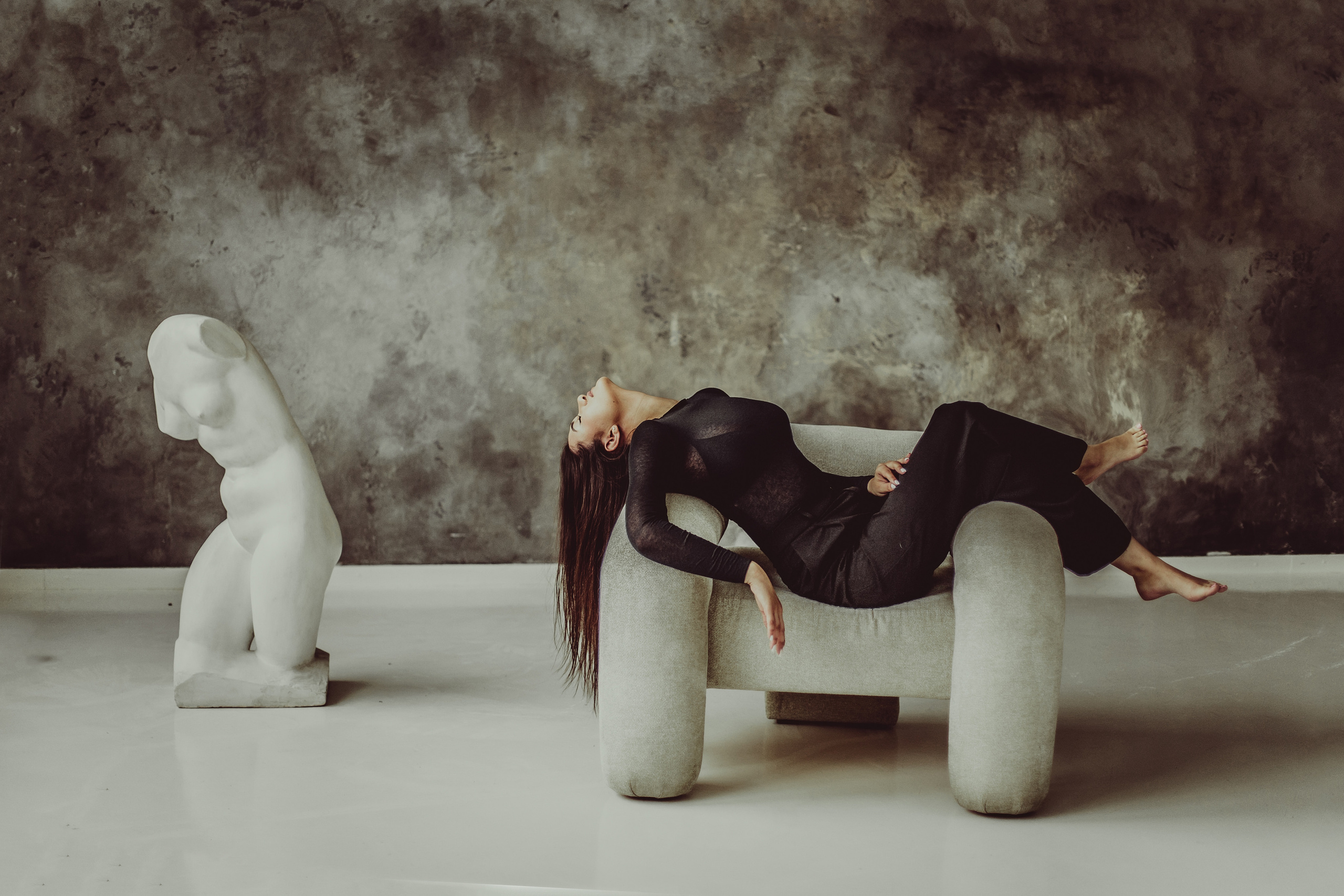 Минималистичный женский фотосет в студии Studio 212. Детский, свадебный и семейный фотограф Юлия Курбатова, Санкт-Петербург