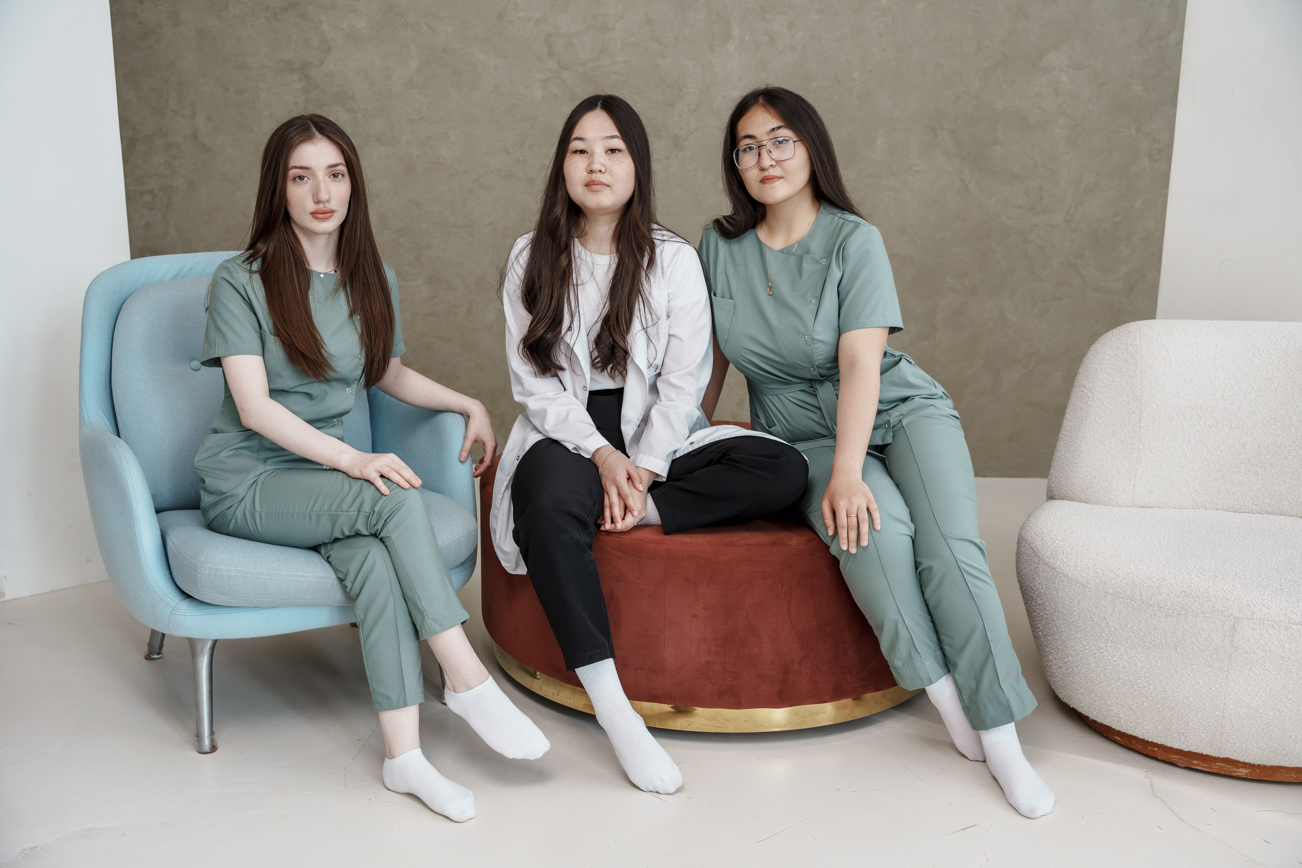 Выпускники мед колледжа — сьемка в студии. Ольга Плаксина фотограф в Саратове