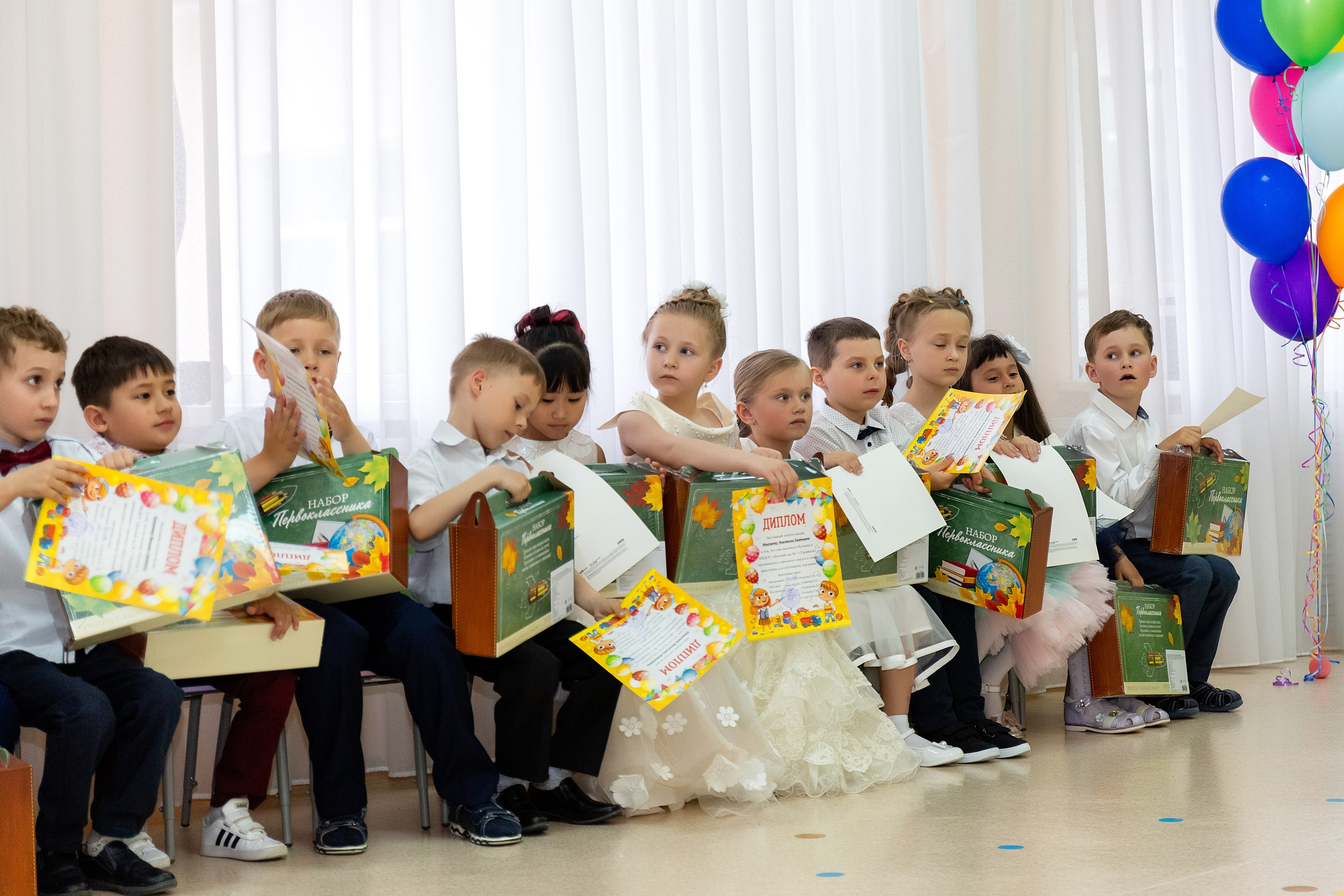 Выпускной. Детский сад «Тигрёнок». Стильный выпускной альбом Владивосток фотограф Вероника Мигачева