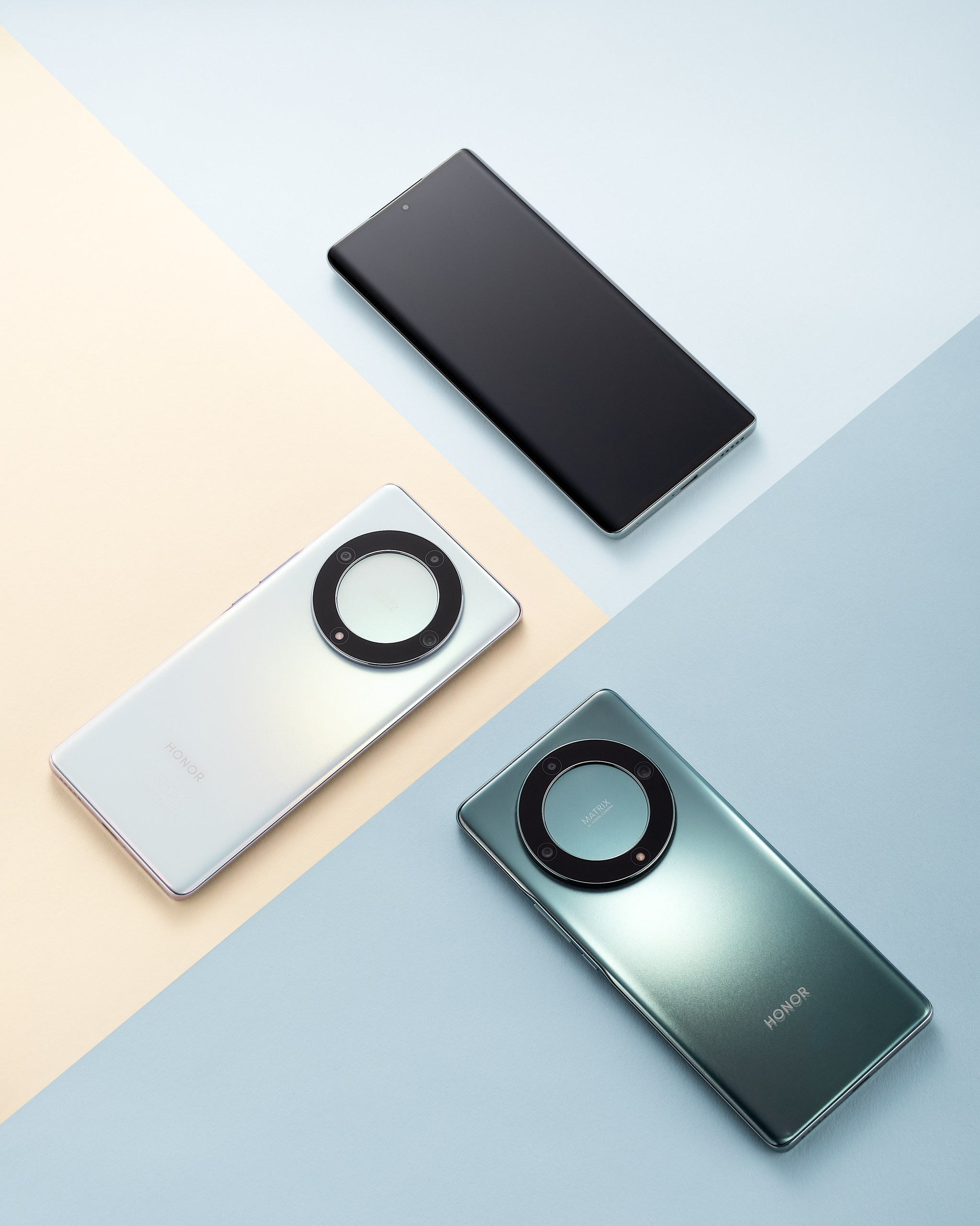 Контентная фотосъёмка смартфонов HONOR X9a для рекламной кампании.