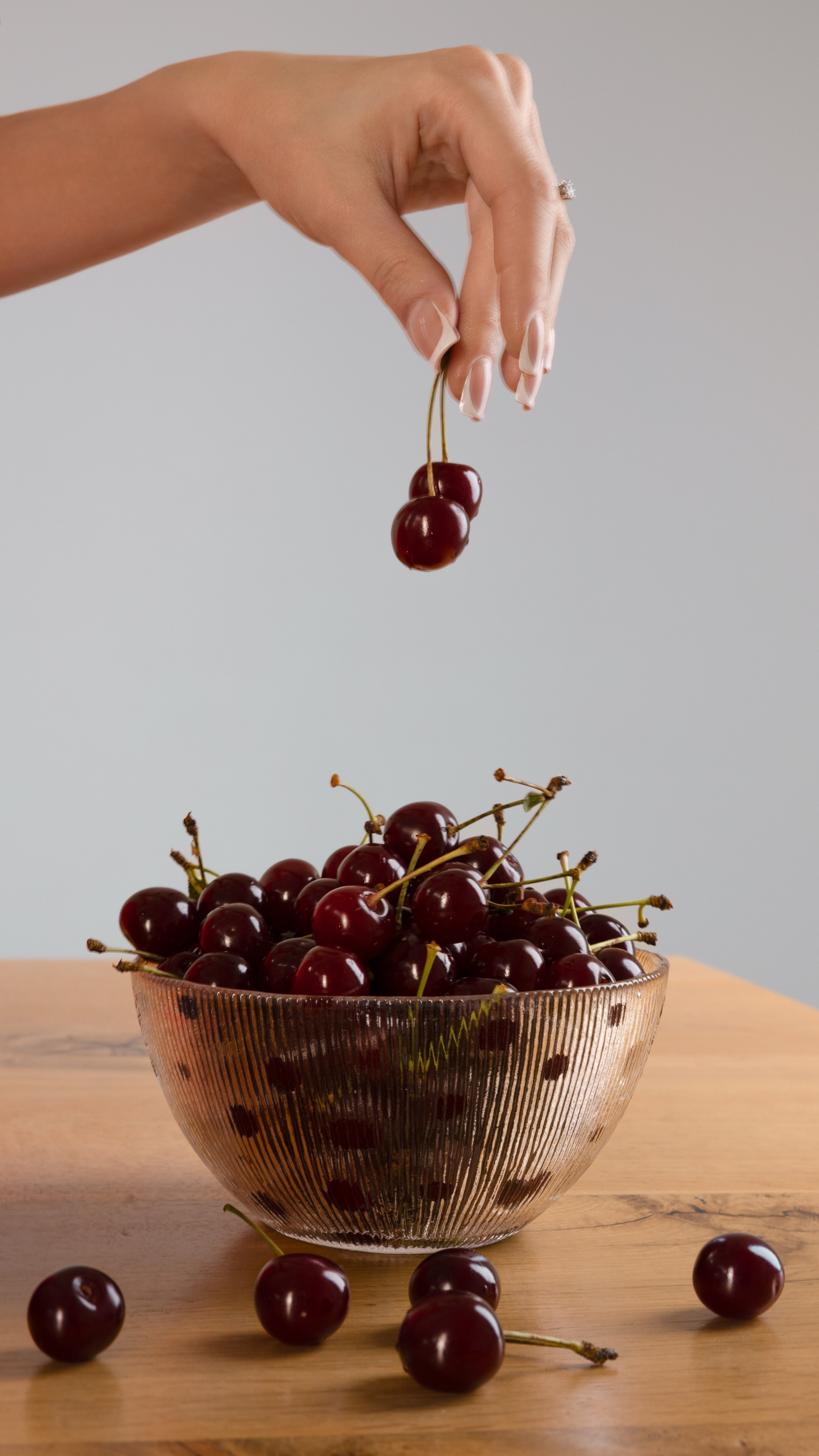 Студийная фотосессия с вишней. Фотограф в Санкт-Петербурге Вагнер Юлия