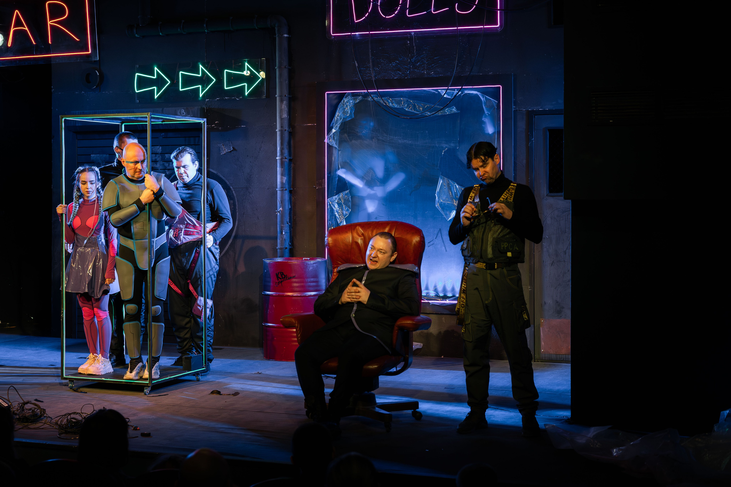 Театр Юного Зрителя «Буратино 2087». Кадр Плюс — Фотография с характером «Визуальный продюсер и фотограф Марк Файзулин»