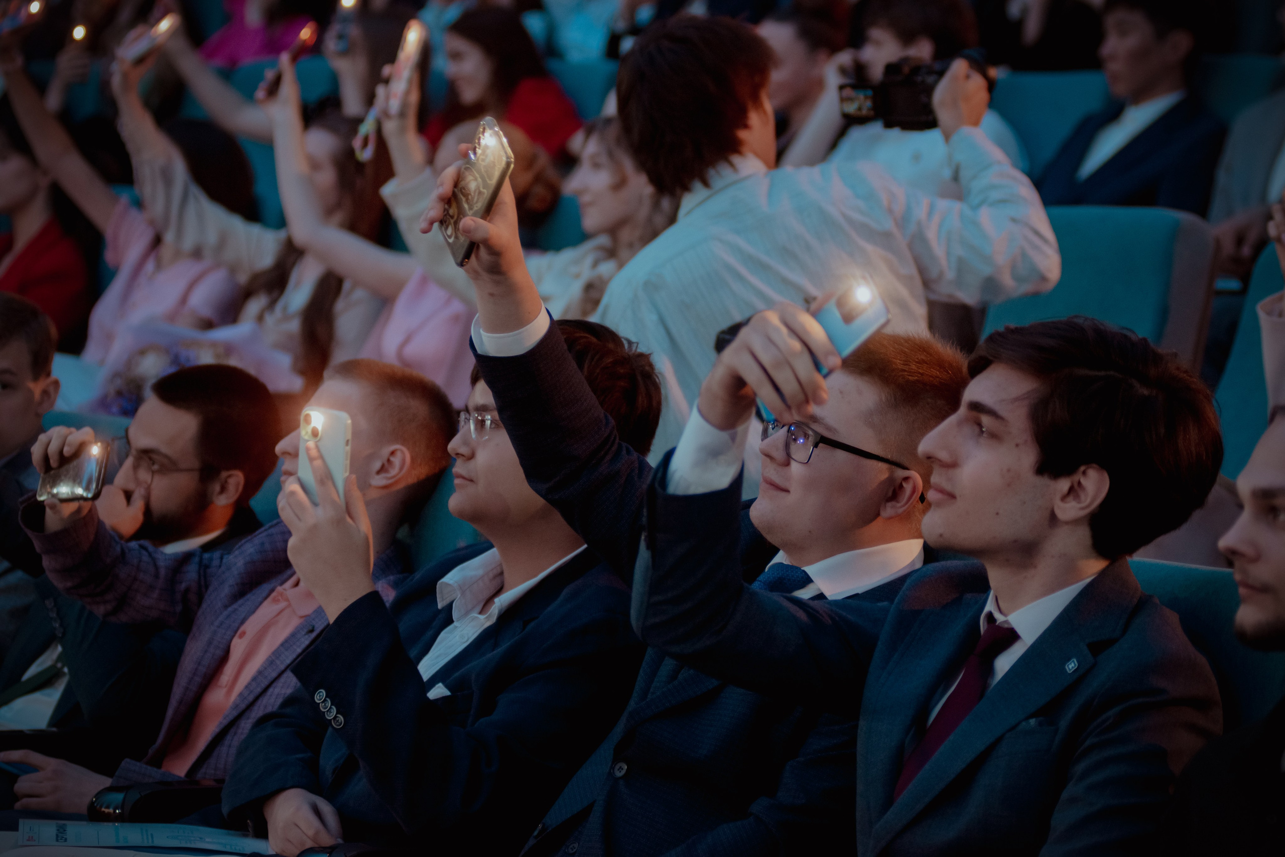 Выпускной 2025 ГБОУ г. Москвы «Школа № 1329». Фотограф и оператор в Москве Елизавета Коргалидзе