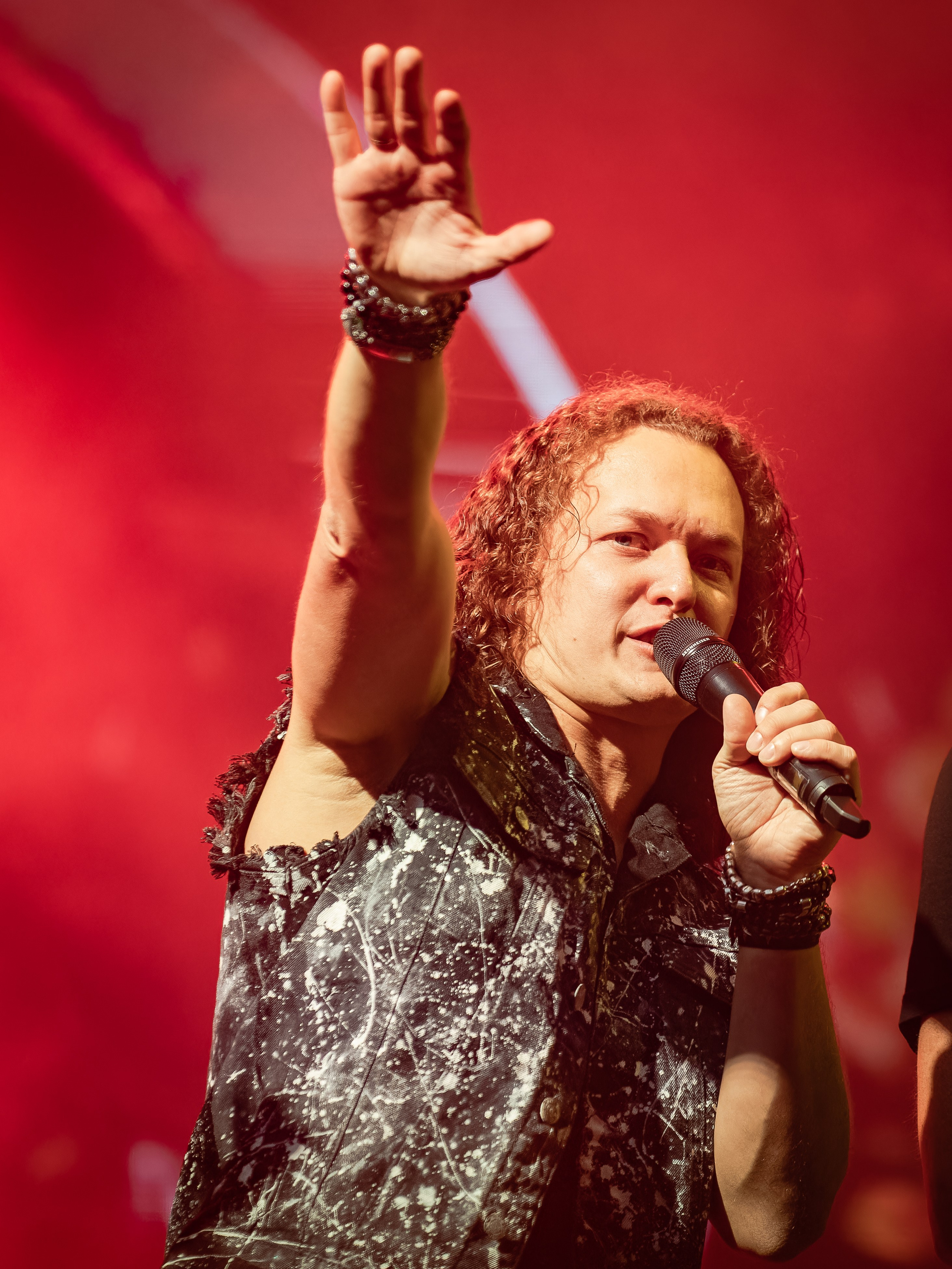 Эпидемия. Крылья Сахалина. Фотограф. г. Южно-Сахалинск. Олег Толстов