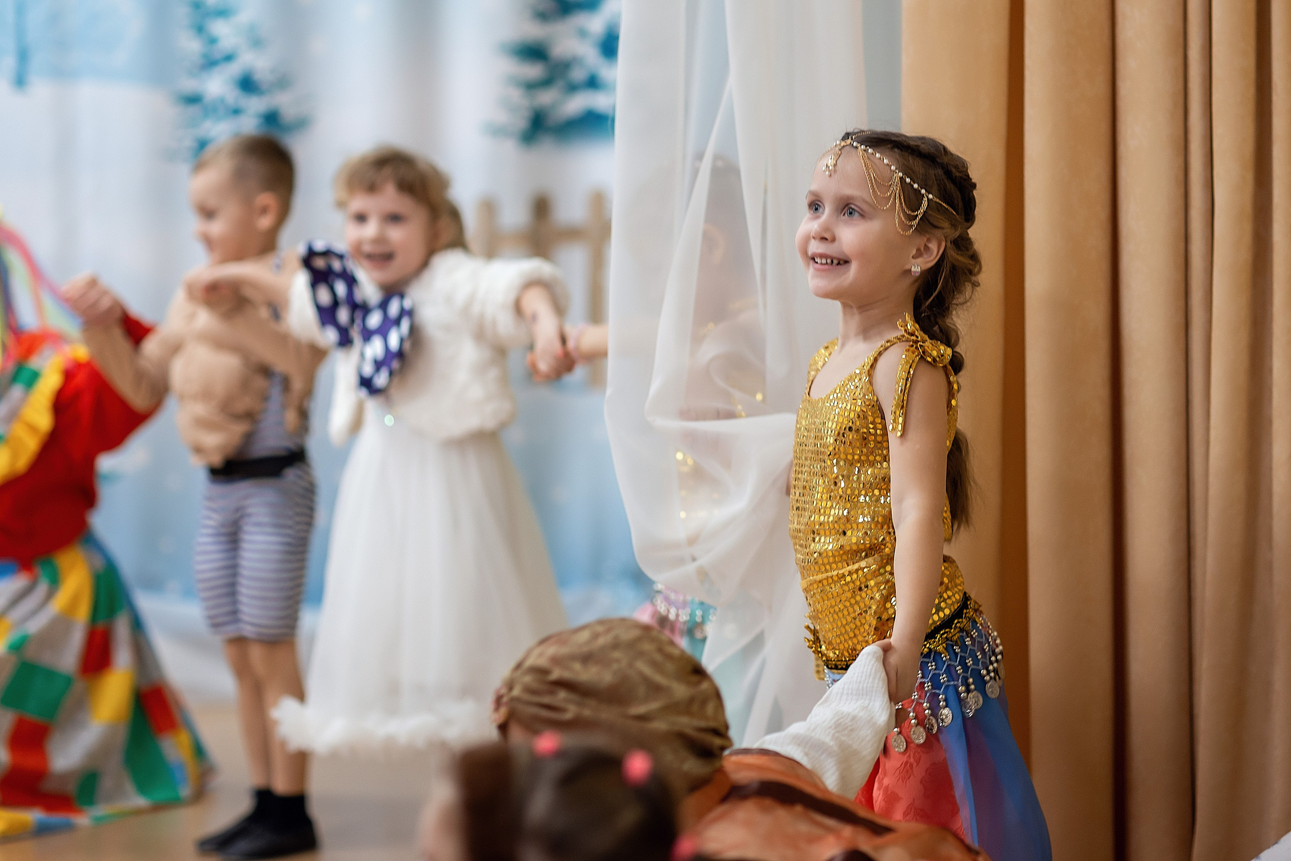 Утренник_"Веселый балаганчик» 2024. Семейный фотограф в Санкт-Петербурге