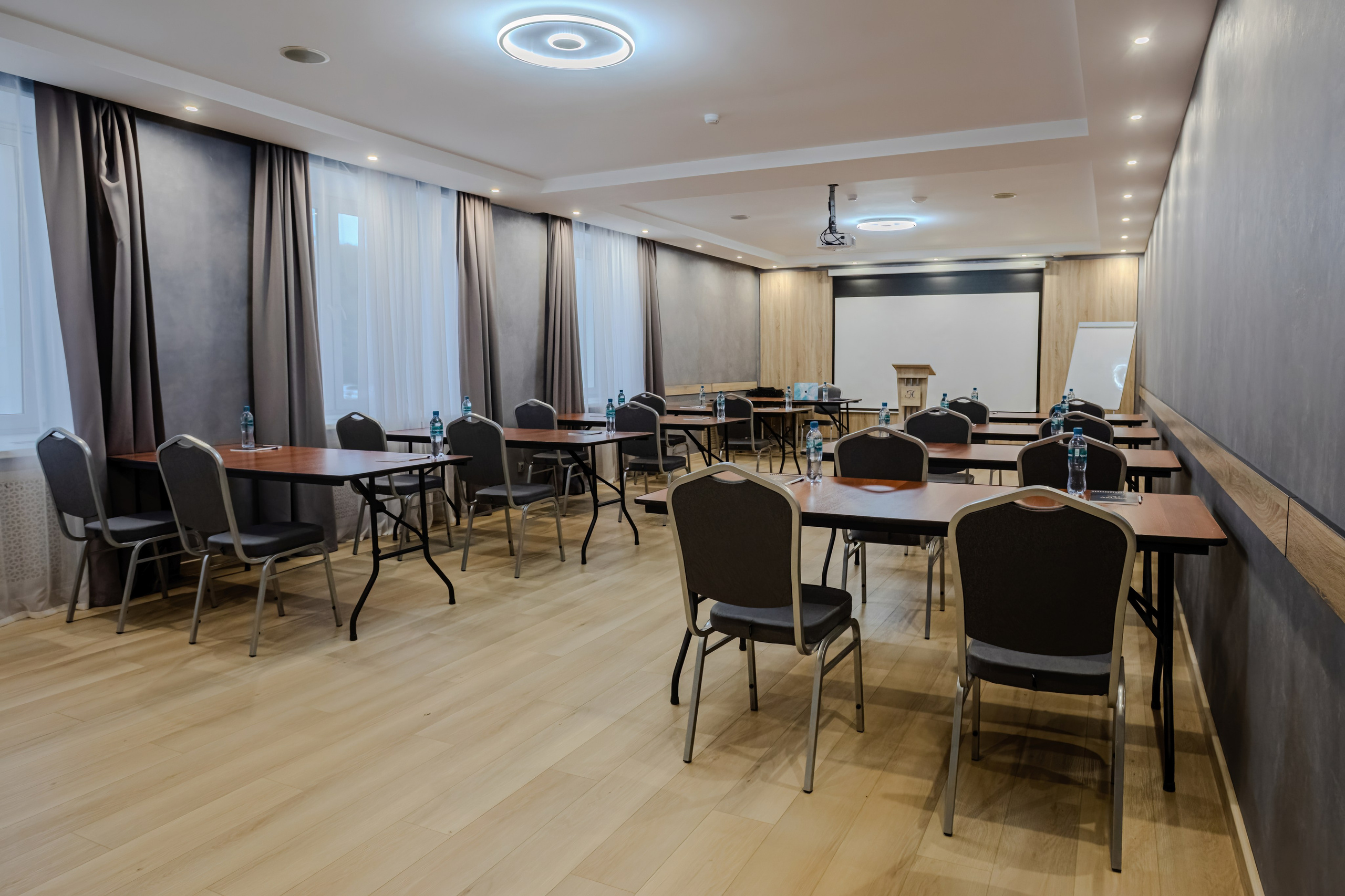 Амакс Сити-отель Уфа, фото Алексея Муравьёва, современный отель,Лобби Амакс Сити-отеля, съёмка фотографа Алексея Муравьёва, гостиничный интерьер,Номера отеля Амакс Сити Уфа, работа фотографа Алексея Муравьёва, комфортабельное размещение,Ресторан Амакс Сити-отеля, фото Алексея Муравьёва, гостиничная кухня,Рецепция Амакс Сити Уфа, съёмка Алексея Муравьёва, сервис для гостей,Спа-зона отеля Амакс Сити, фото Алексея Муравьёва, оздоровительные услуги,Конференц-зал Амакс Сити-отеля, работа фотографа Алексея Муравьёва, бизнес-мероприятия,Лифт отеля Амакс Сити Уфа, съёмка Алексея Муравьёва, современный дизайн,Номера люкс Амакс Сити, фото Алексея Муравьёва, премиальный комфорт,Зона отдыха Амакс Сити-отеля, работа фотографа Алексея Муравьёва, релакс для гостей,Инфраструктура Амакс Сити Уфа, съёмка Алексея Муравьёва, гостиничные услуги,Паркинг отеля Амакс Сити, фото Алексея Муравьёва, безопасность гостей,Вестибюль Амакс Сити, работа фотографа Алексея Муравьёва, элегантность интерьера,Номера стандарт Амакс Сити-отеля, съёмка Алексея Муравьёва, удобство проживания,Общественные зоны Амакс Сити Уфа, фото Алексея Муравьёва, современный дизайн,Ресторан и бар Амакс Сити, работа фотографа Алексея Муравьёва, гастрономические предложения,Интерьер отеля Амакс Сити Уфа, фото Алексея Муравьёва, гостиничный стиль,Мебель номеров Амакс Сити, съёмка Алексея Муравьёва, комфорт для постояльцев,Освещение отеля Амакс Сити, работа фотографа Алексея Муравьёва, уют для гостей,Терраса Амакс Сити-отеля, фото Алексея Муравьёва, панорамный вид