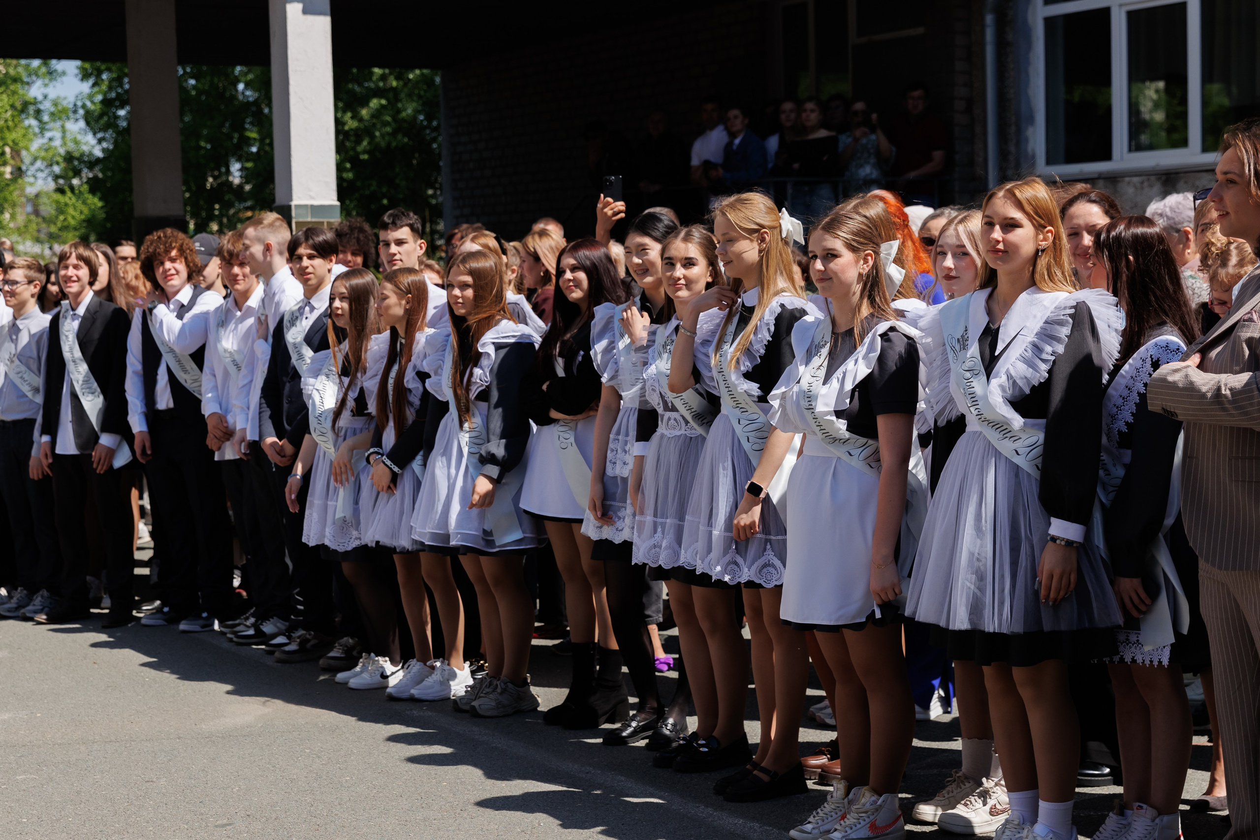 ПОСЛЕДНИЙ ЗВОНОК 9б. Фотограф семейных, детских, репортажных съёмок г. Уссурийск-Владивосток