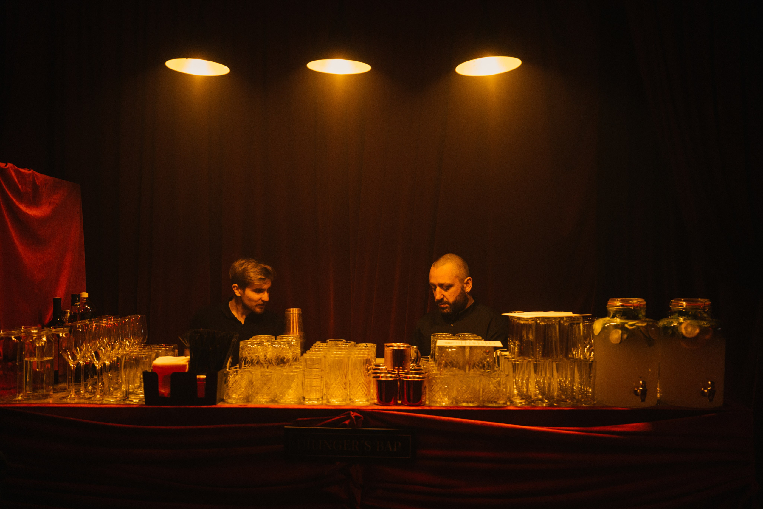 Открываю двери без ключа. Фотограф Евстигнеев Илья