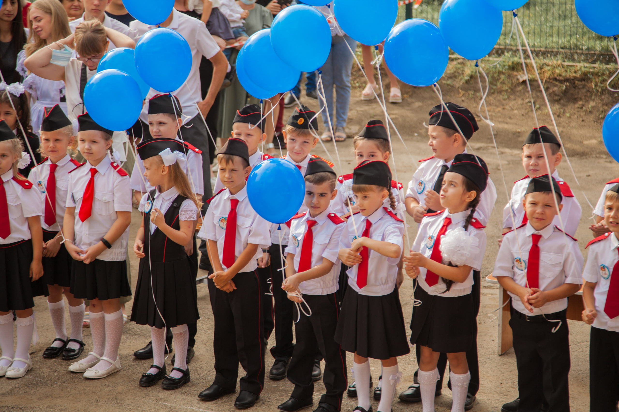 Линейка 1 сентября. Свадебный и семейный фотограф в Армавире