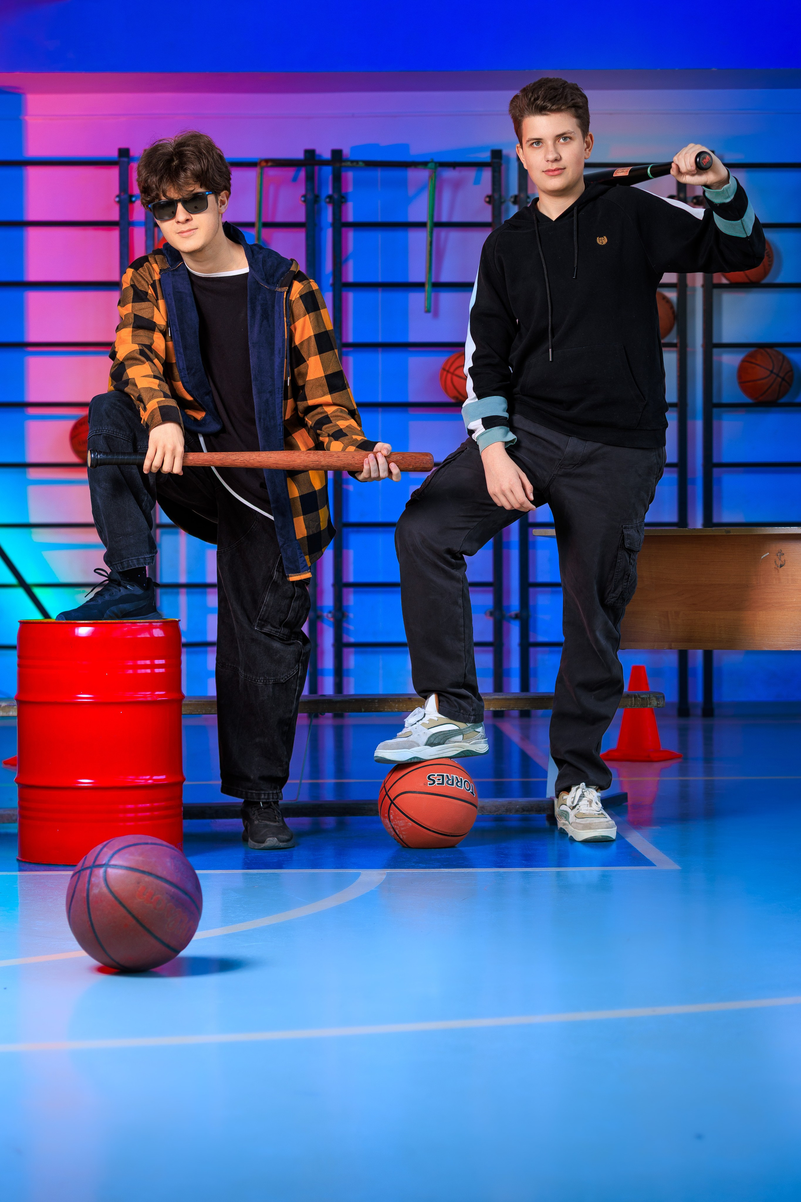 Смотреть фотки в спортзале. Выпускные альбомы Геленджик, Новороссийск, Краснодар, Туапсе