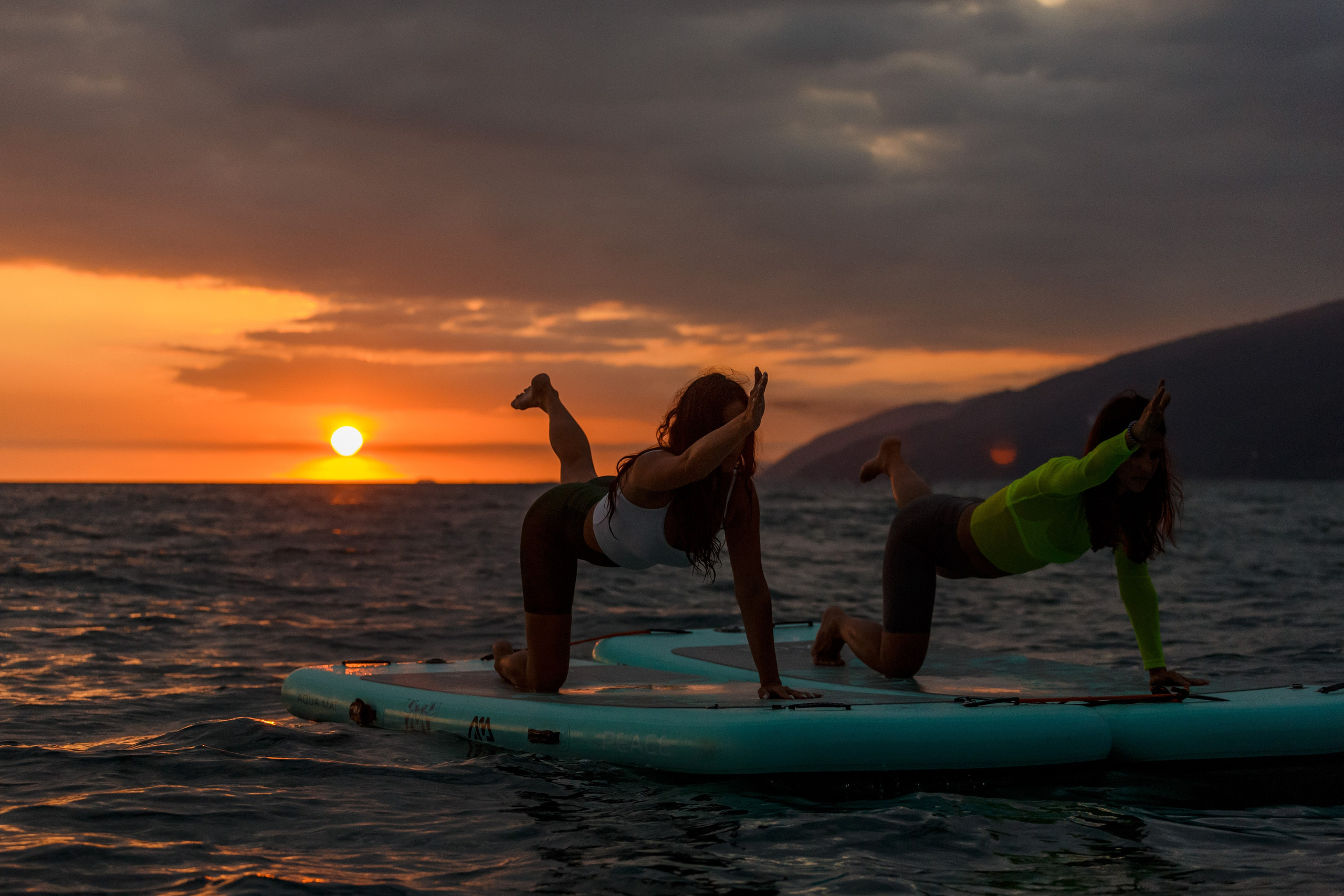 Yoga on your feet. Photographer in Saint-Petersburg and Moscow Max Spector