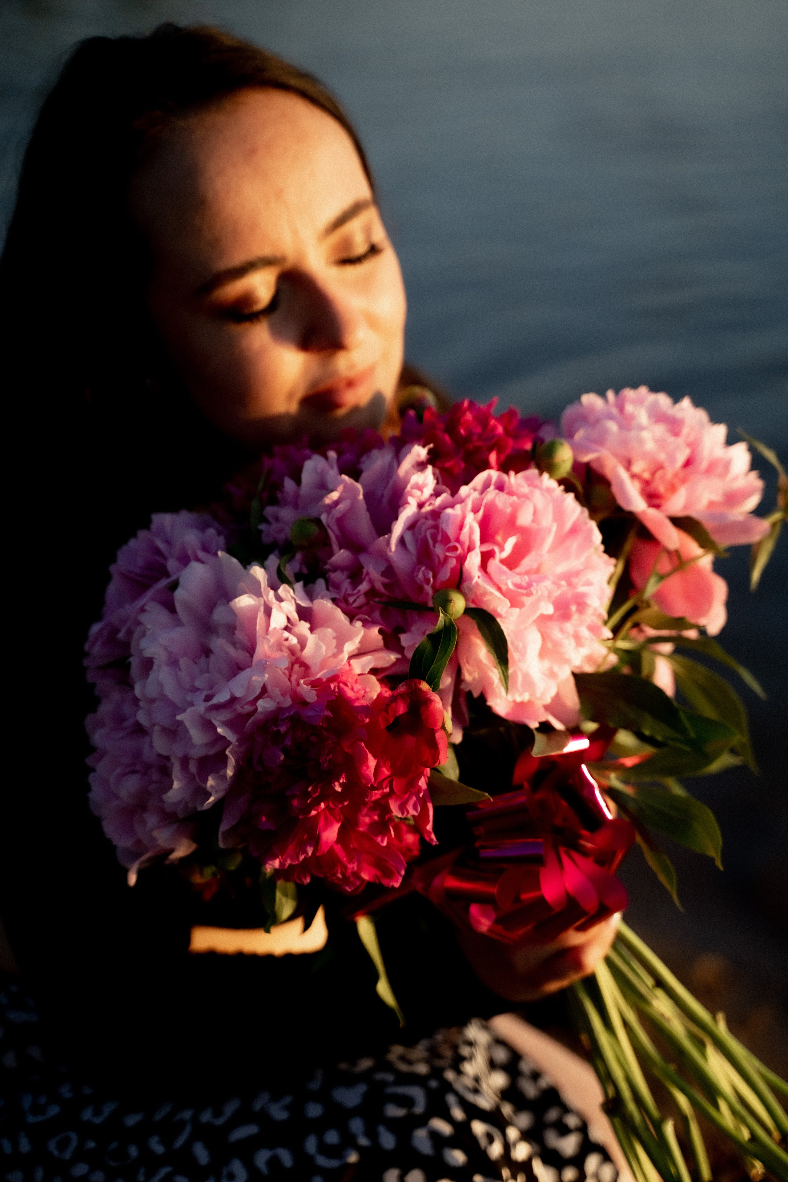 Девушки на берегу