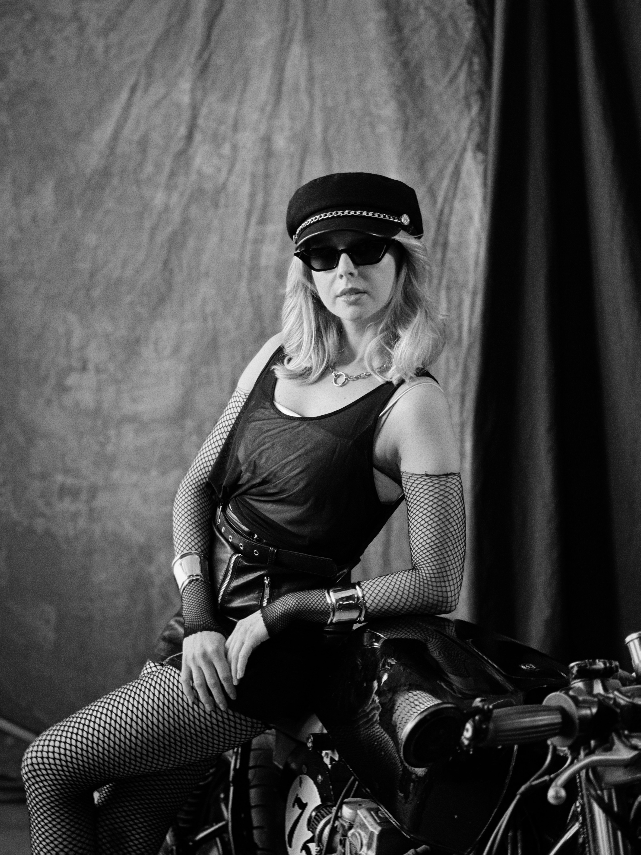 Кристина. Hmliber — фотограф и контент-креатор из Петербурга