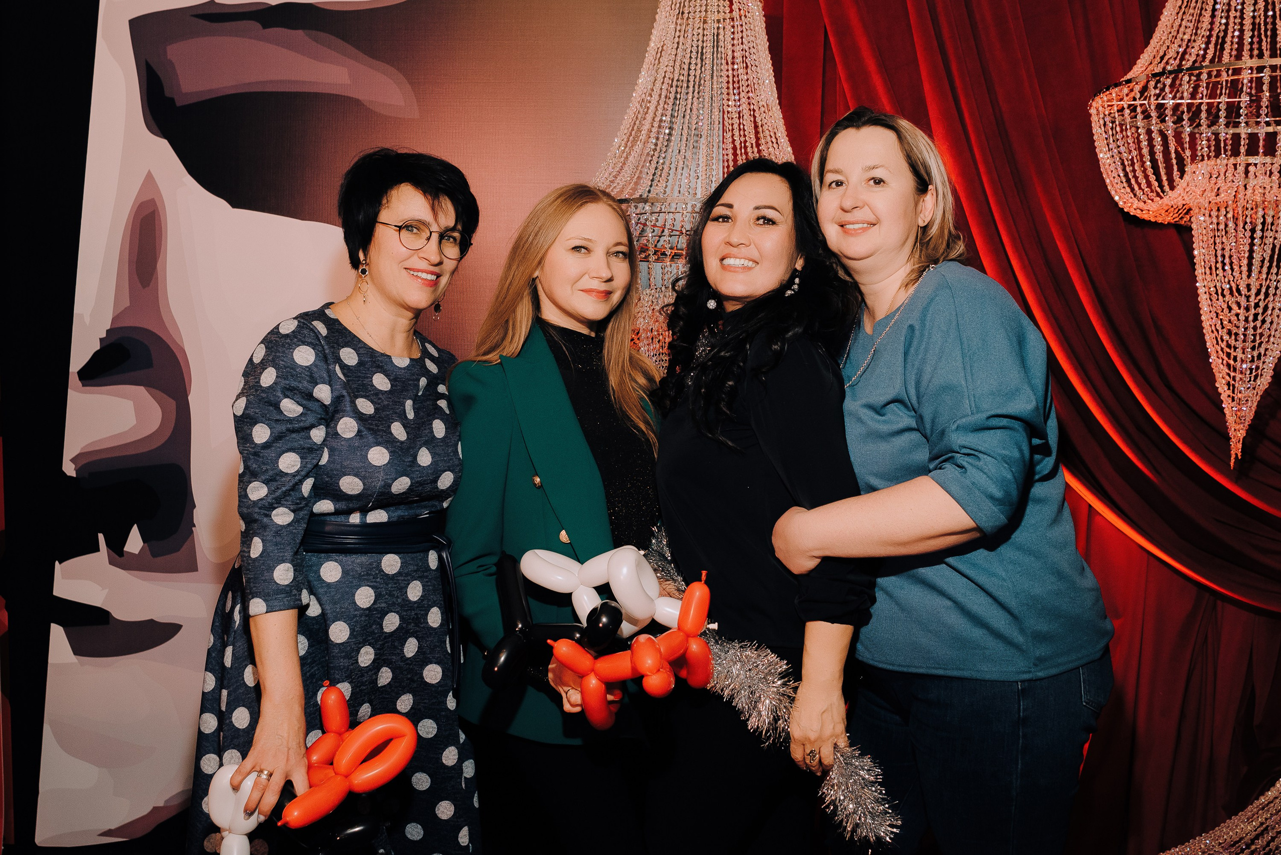 СПЕКТАКЛЬ «ВОЛШЕБНЫЕ ОЧКИ» ОПТИК-ЦЕНТР. Репортажный фотограф Зуев Роман г. Челябинск