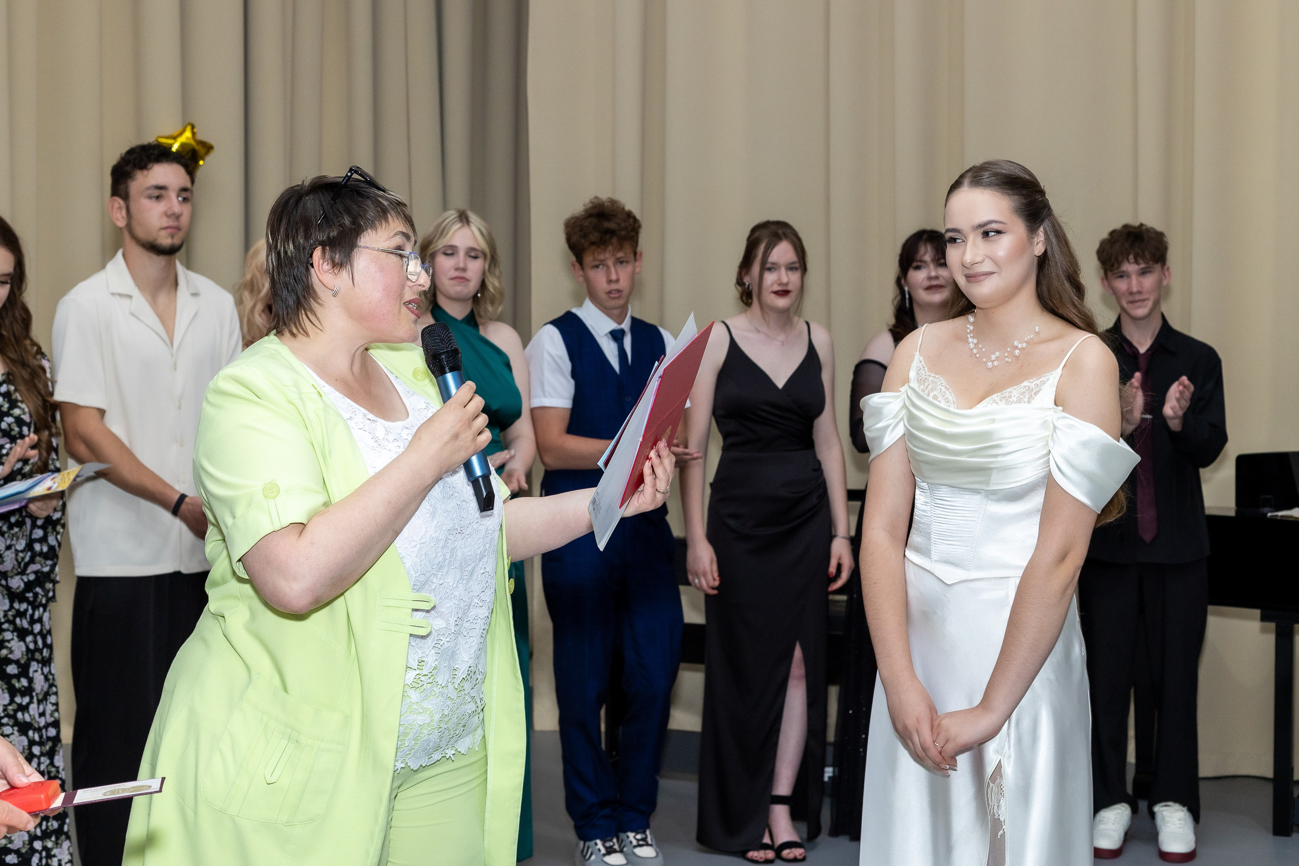Вручение аттестата 2025. Выпускные альбомы Майкоп, Краснодар Елена Золотарева