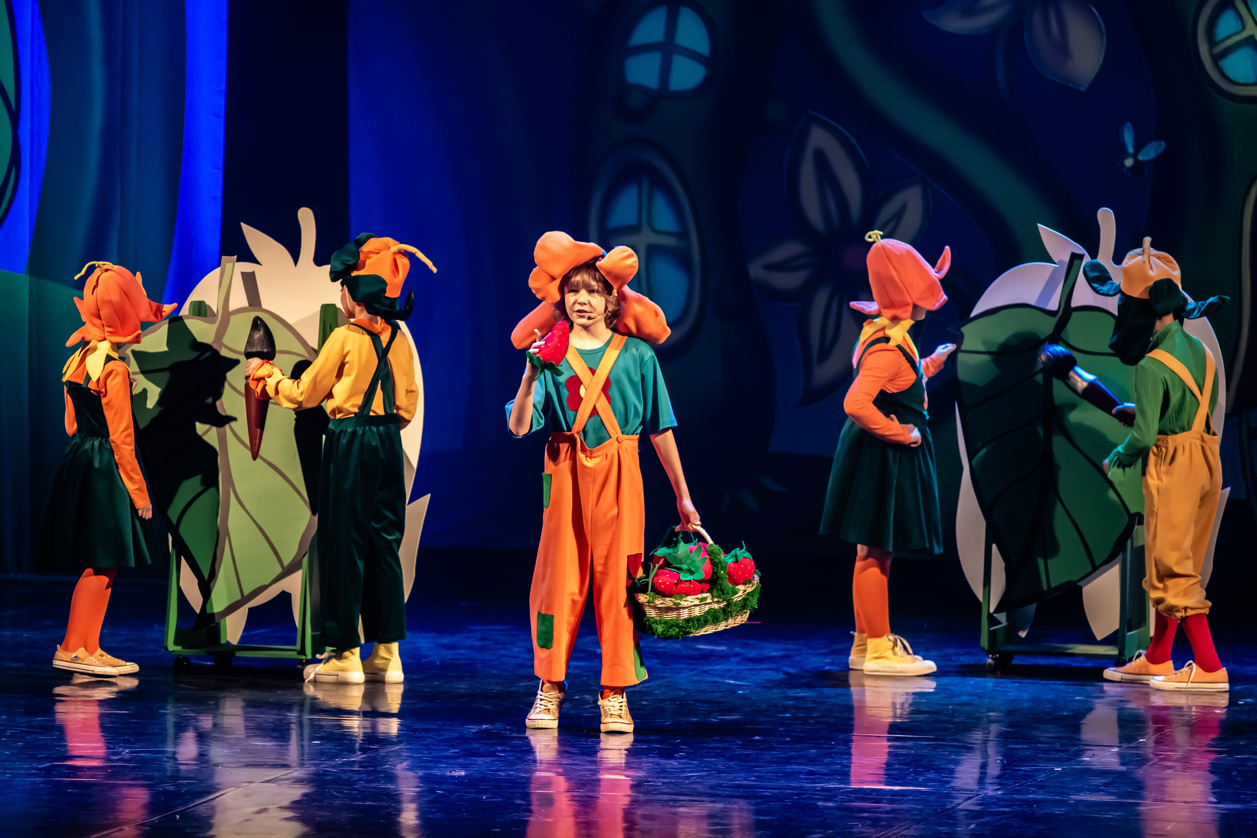 Мюзикл «Незнайка в царстве малюток» премьера Сочи солнышки и Сочи Соло. Фотограф в Сочи Юрий Шептаев