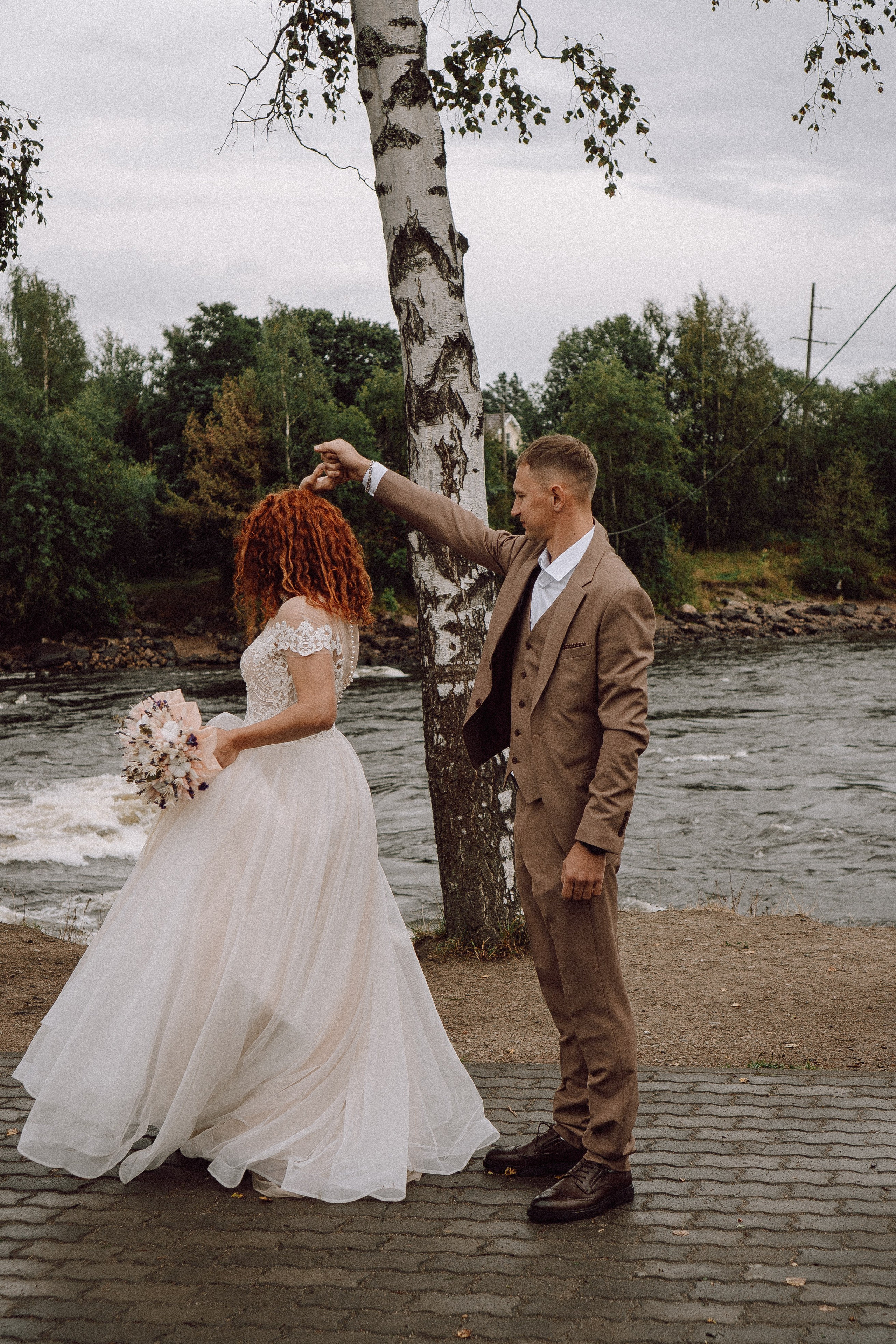 СВАДЕБНАЯ ФОТОСЕССИИЯ ПАРЫ В ГОРОДЕ ПРИОЗЕРСК В СОСНОВОМ ЛЕСУ И С ПИКАПОМ. Профессиональный фотограф, Санкт-Петербург — Виктория Богомолова