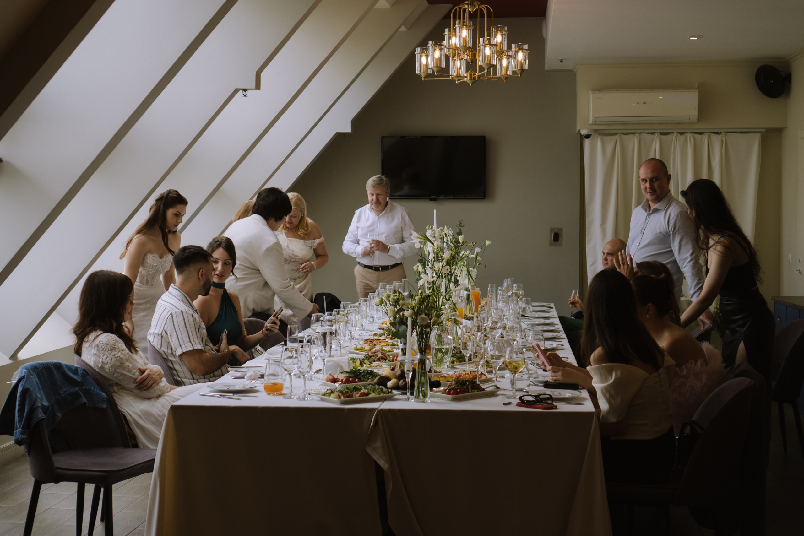 СВАДЕБНЫЙ БАНКЕТ НА ВЛАДИМИРСКОЙ В САНКТ-ПЕТЕРБУРГЕ (КАМЕРНАЯ СВАДЬБА). Профессиональный фотограф, Санкт-Петербург — Виктория Богомолова