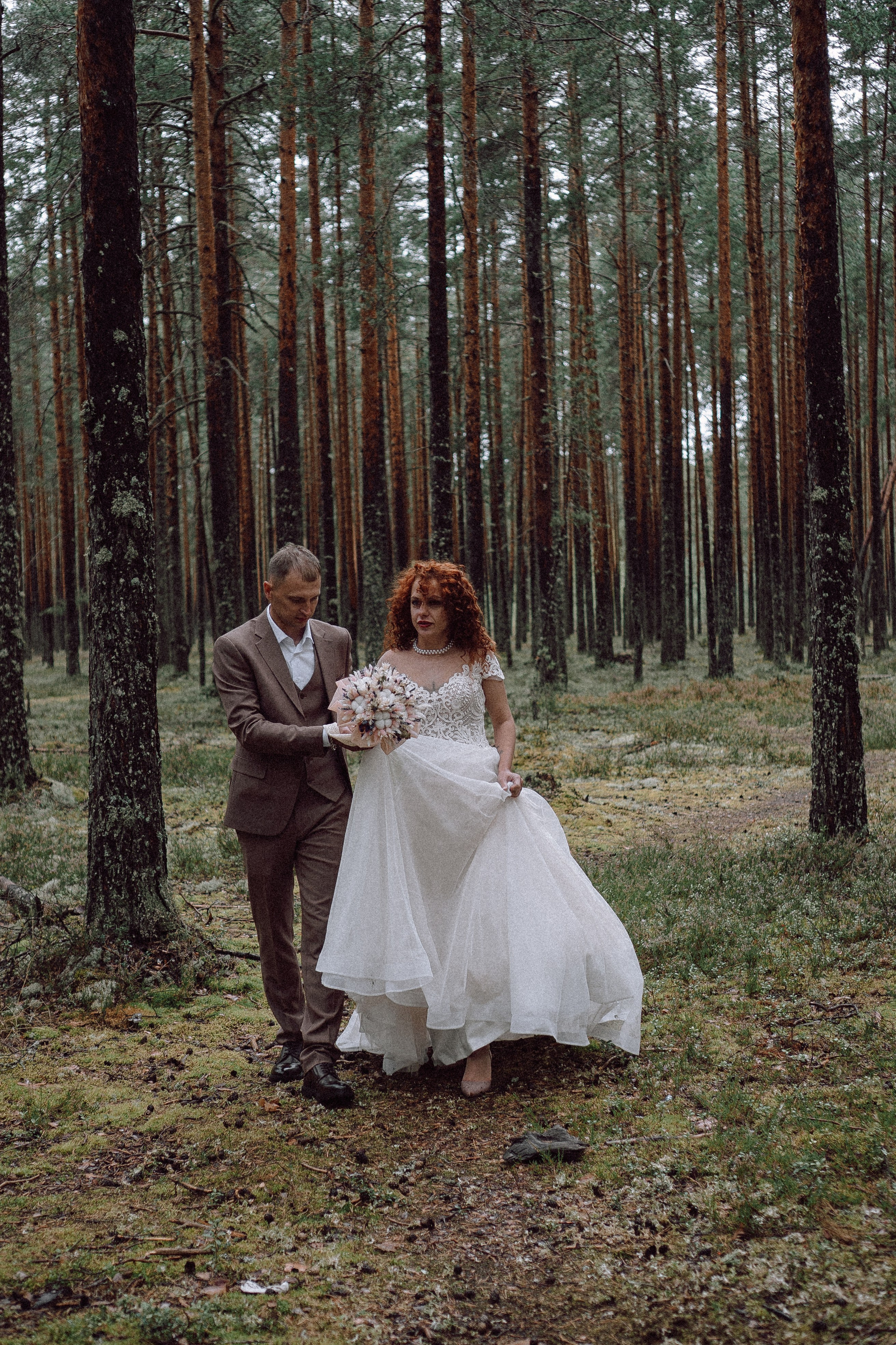 СВАДЕБНАЯ ФОТОСЕССИИЯ ПАРЫ В ГОРОДЕ ПРИОЗЕРСК В СОСНОВОМ ЛЕСУ И С ПИКАПОМ. Профессиональный фотограф, Санкт-Петербург — Виктория Богомолова