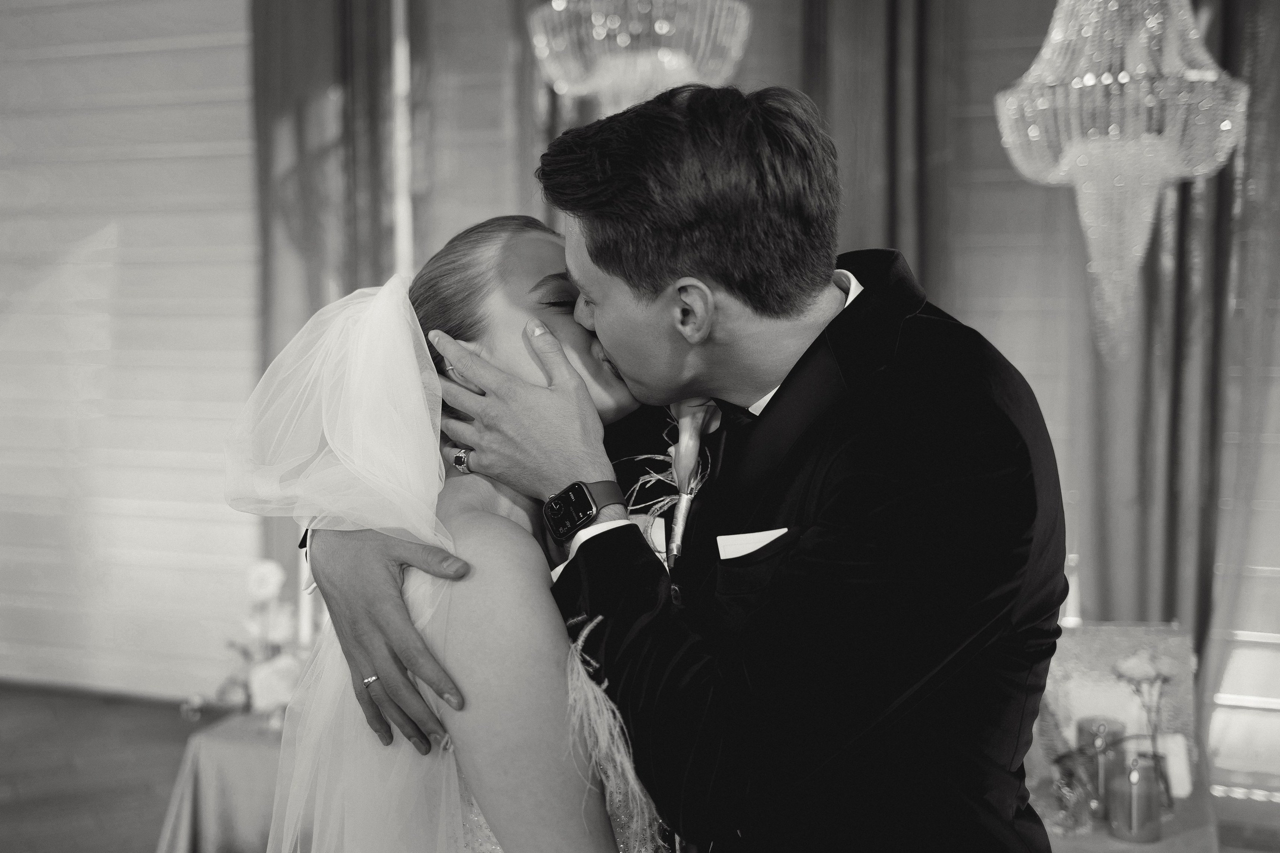 Влюбляться, целоваться. Свадебный фотограф в Москве | Профессиональный фотограф | Выгодные цены на услуги