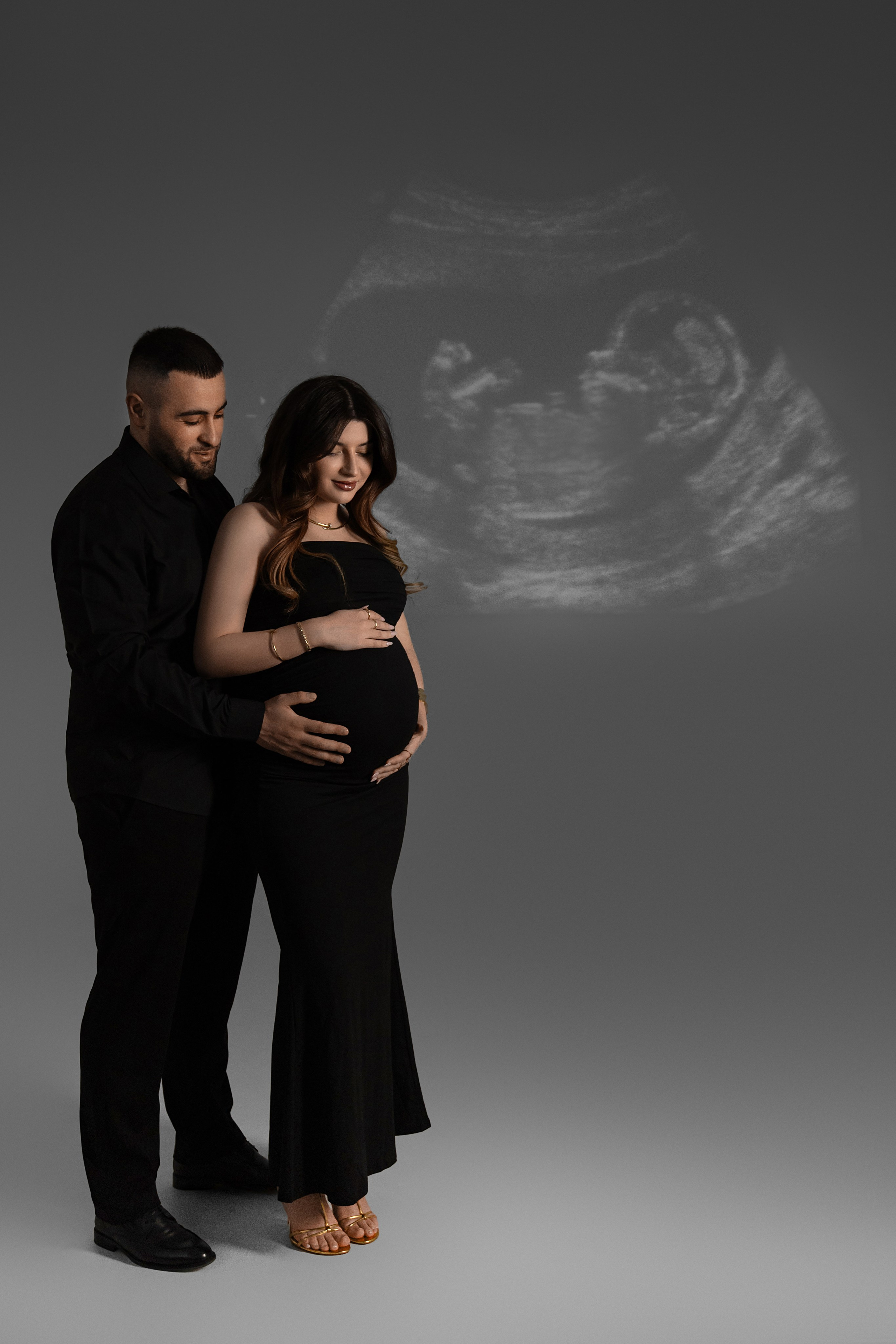 Совместная фотосессия беременности, беременная девушка с супругом. Фотограф беременности в Тюмени Любовь Докучаева
