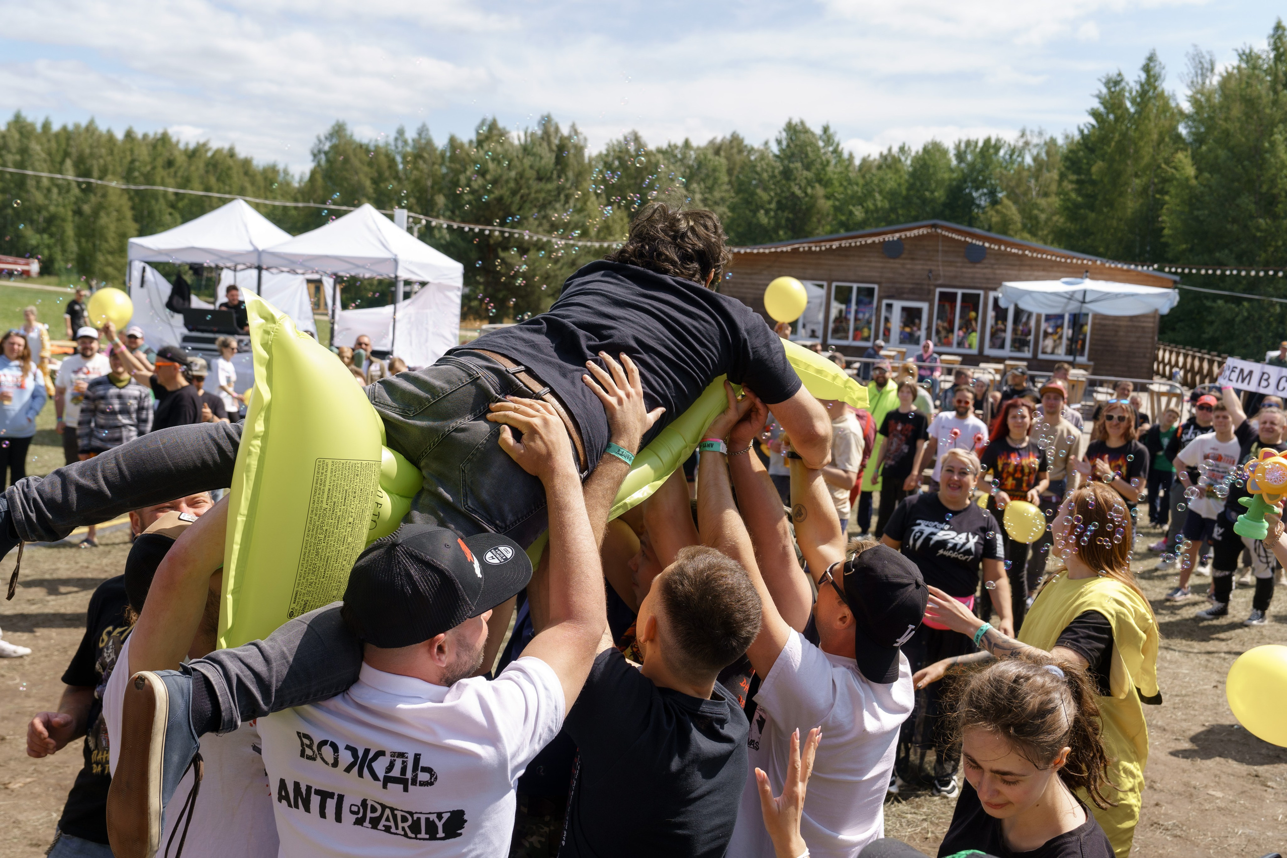 Фотоотчет с главного панк-рок фестиваля страны Anti-Party 2025. Фотограф Николай Прокофьев модельные тесты в Москве